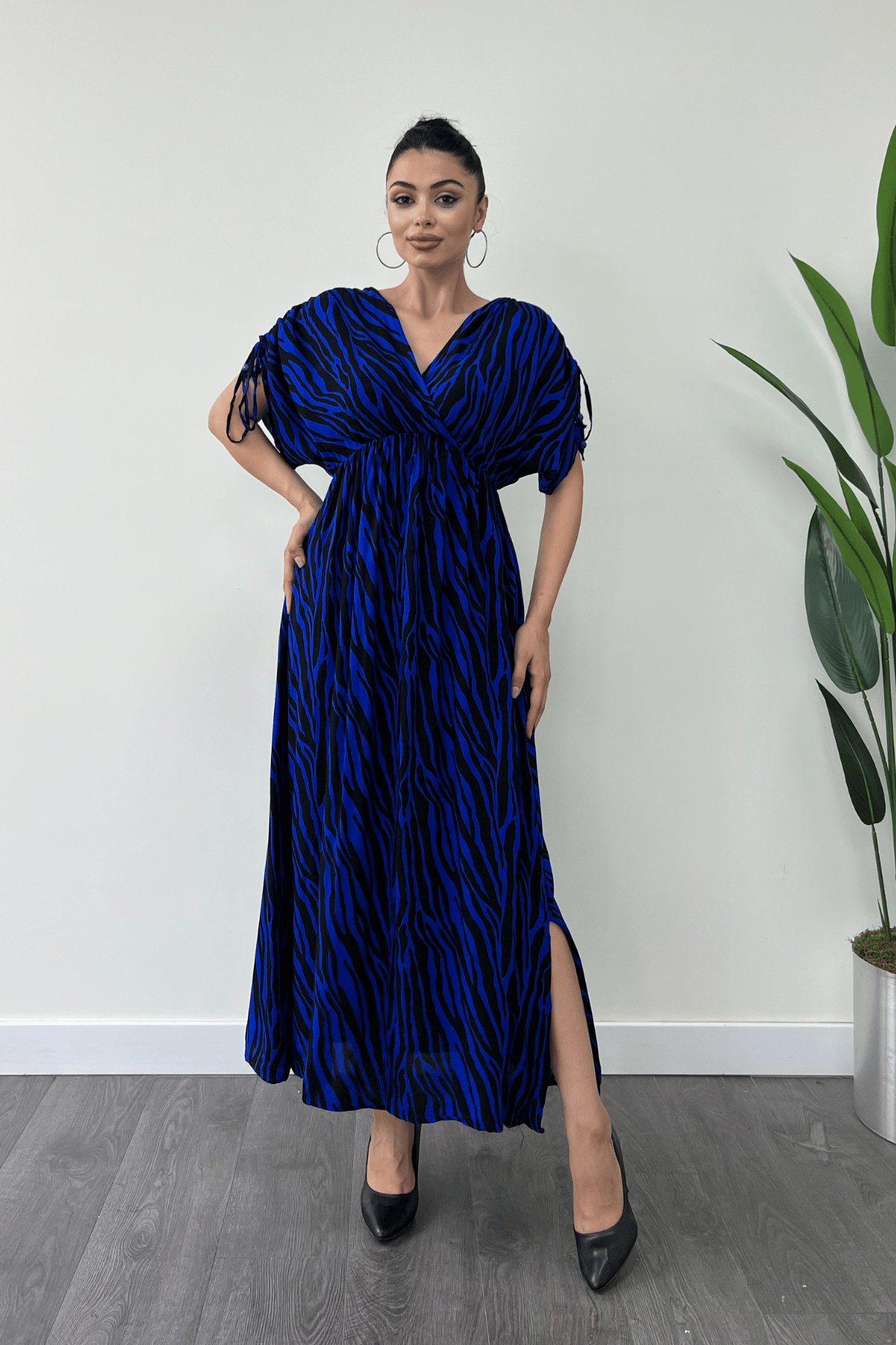 Viskon Kumaş Beli Lastikli Midi Elbise  - SAKS MAVİ