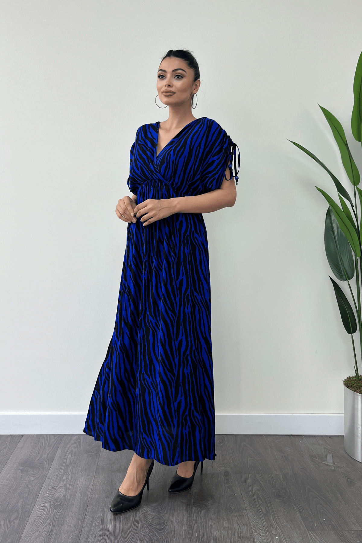 Viskon Kumaş Beli Lastikli Midi Elbise  - SAKS MAVİ