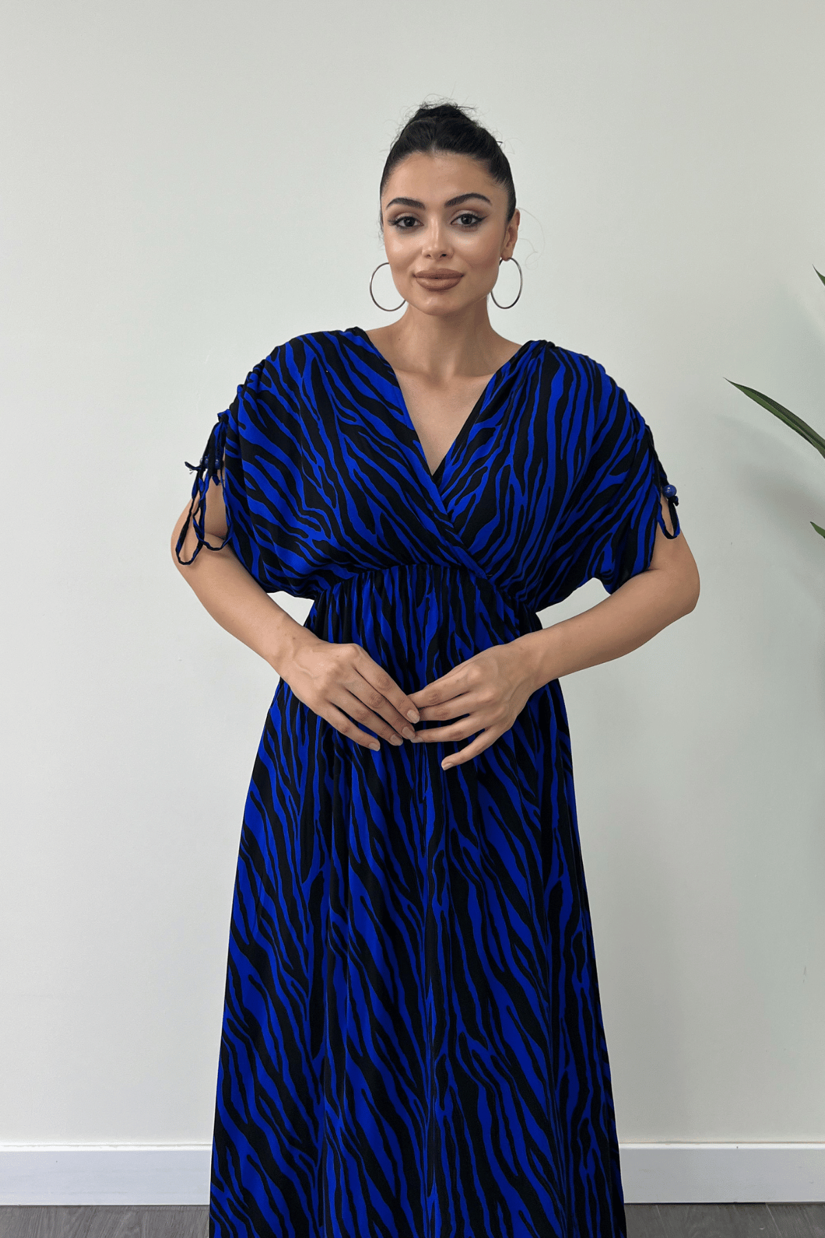 Viskon Kumaş Beli Lastikli Midi Elbise  - SAKS MAVİ