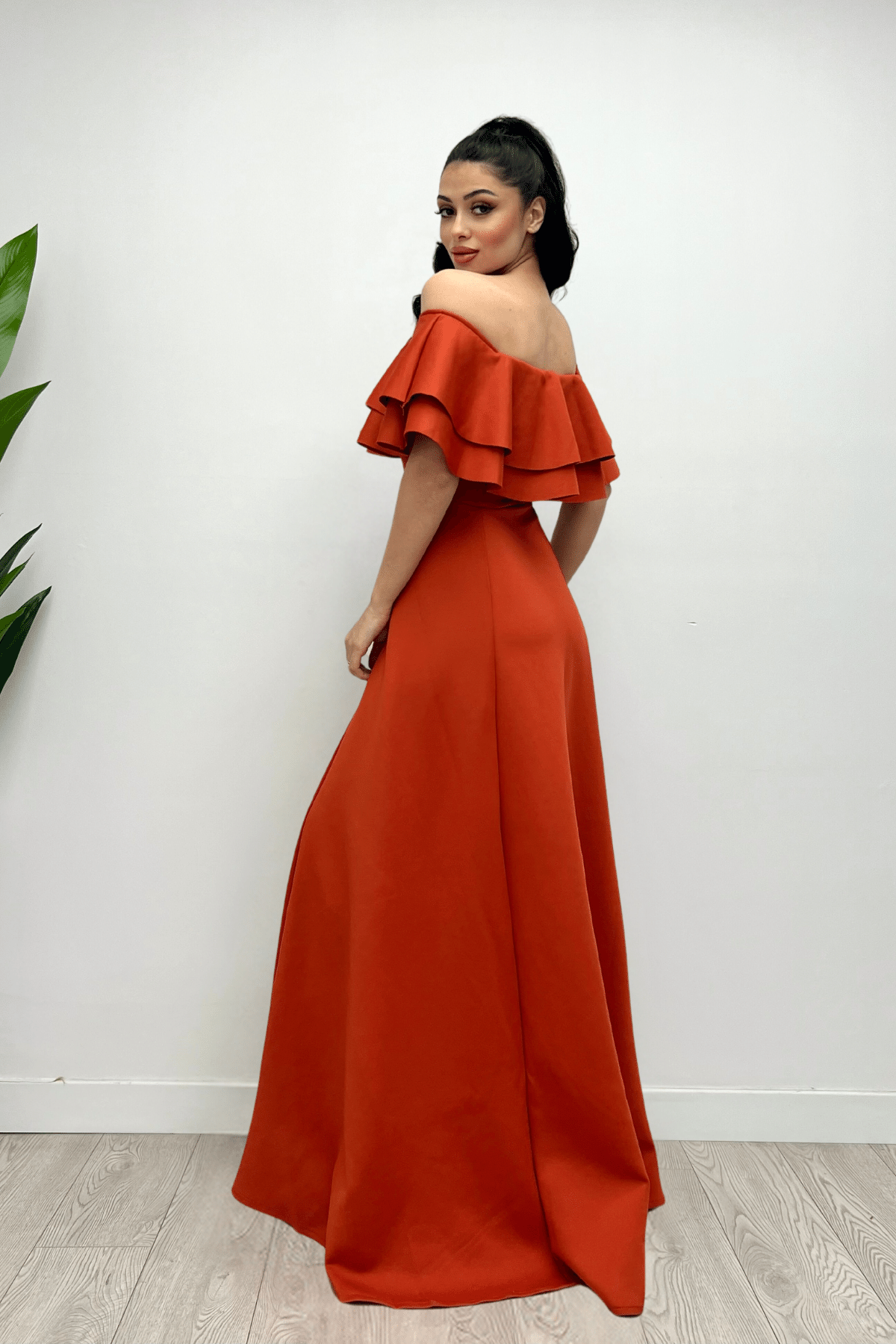 فستان بالفولان - البلاط