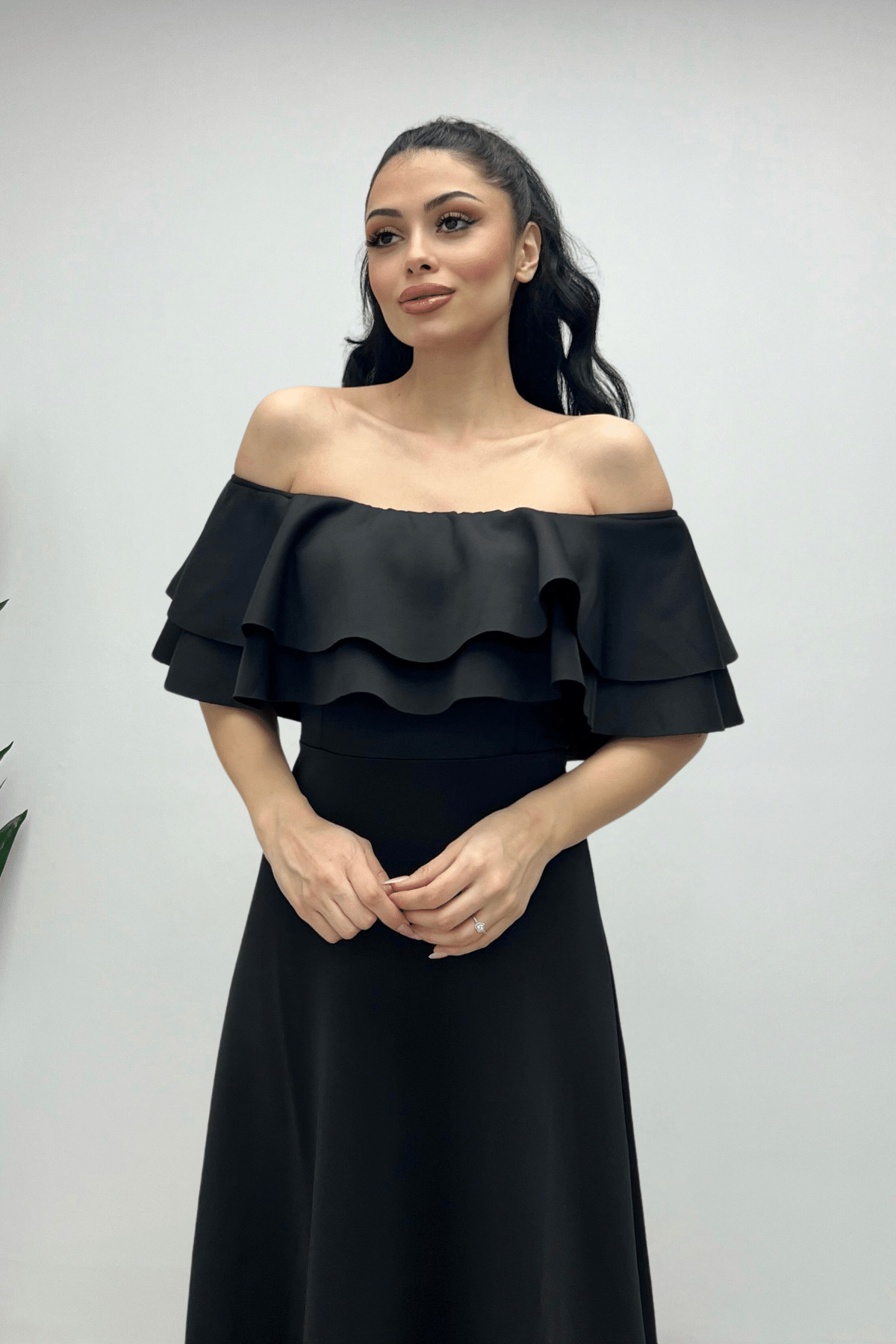 فستان بالفولان - الأسود