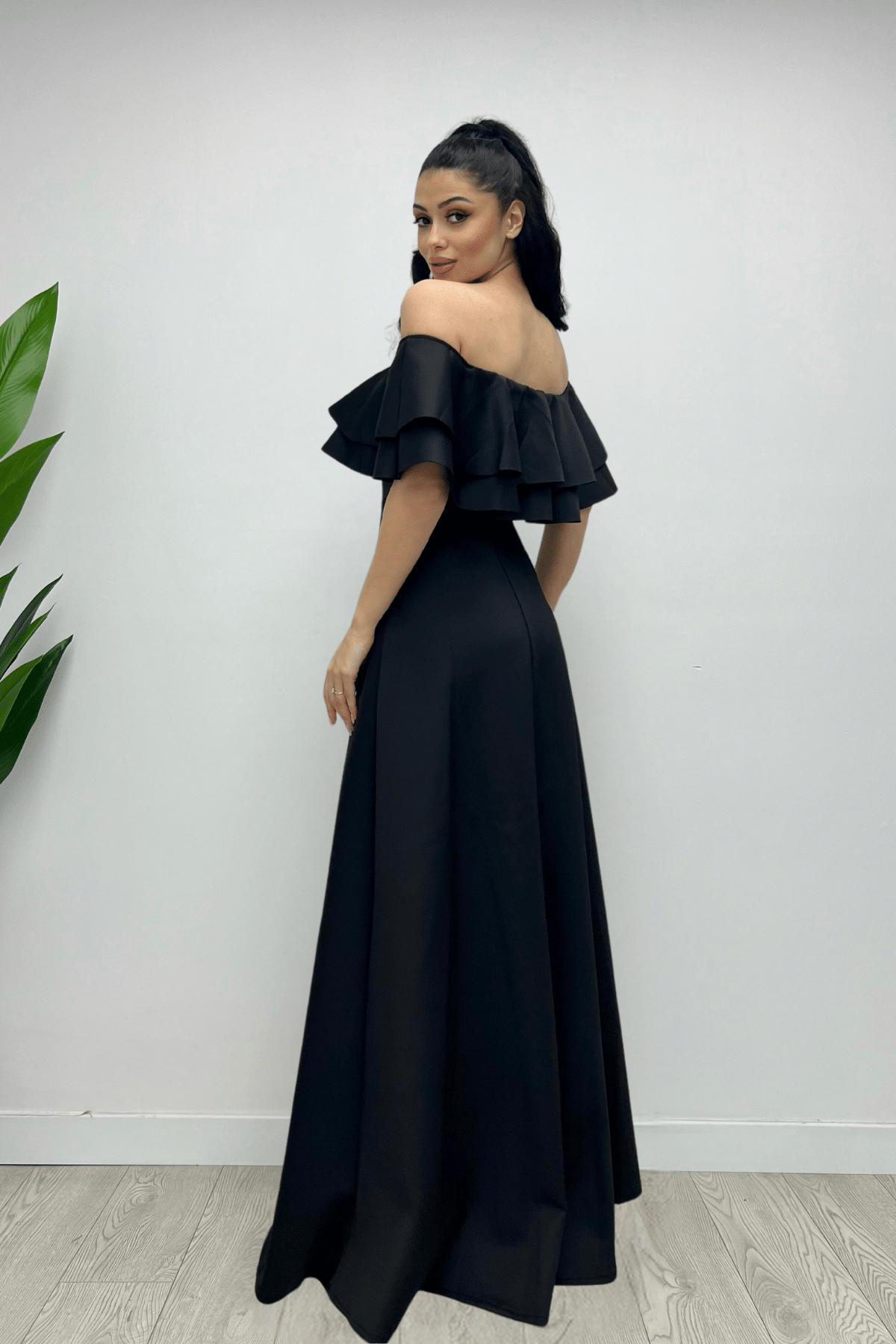 فستان بالفولان - الأسود