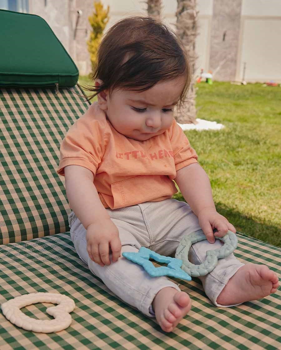Yıldız Desenli Bebek Diş Kaşıyıcı Ekru
