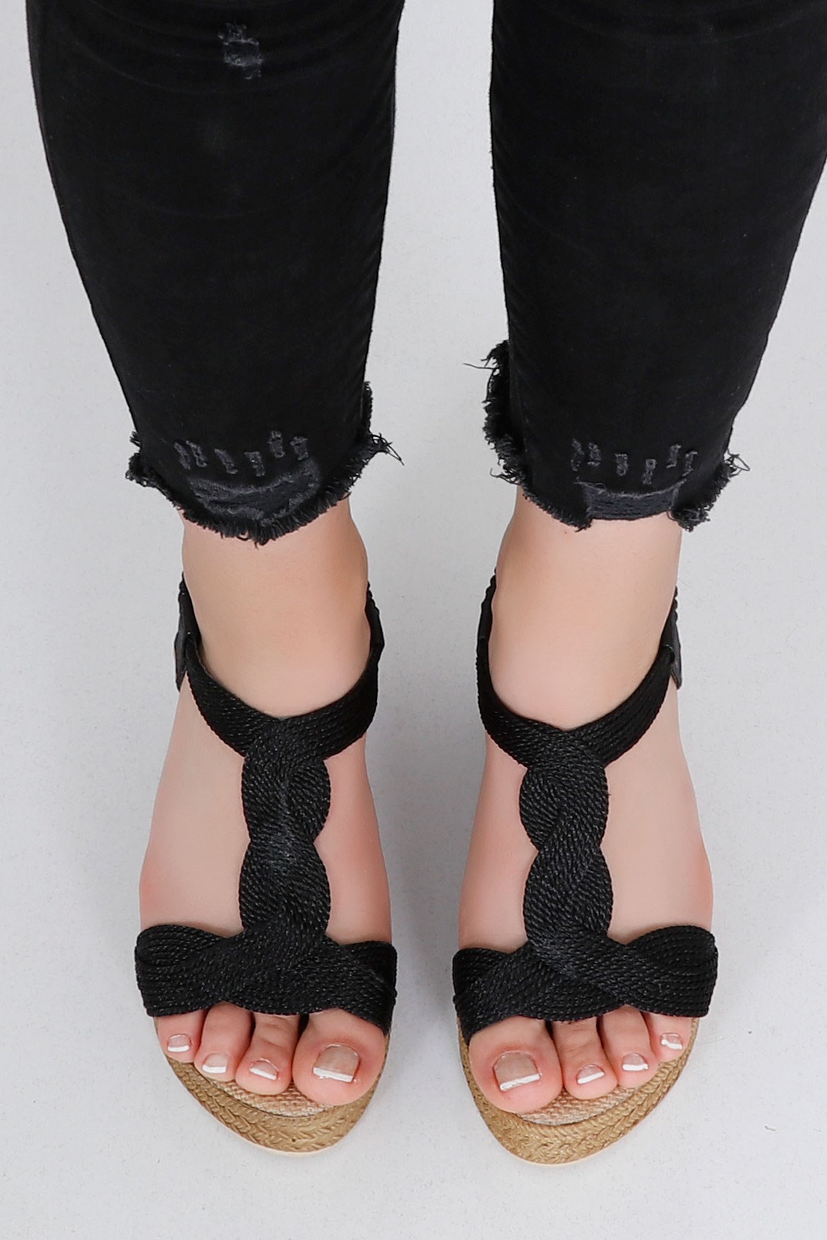 Siyah Yüksek Dolgu Topuk Kadın Sandalet 1036