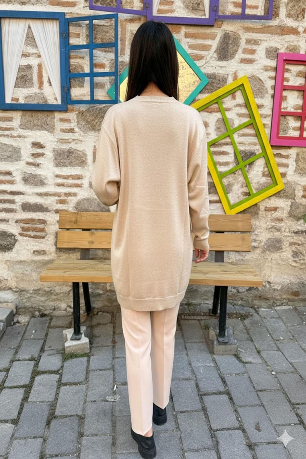 Bisiklet Yaka Rahat Kesim Triko Tunik – Bej