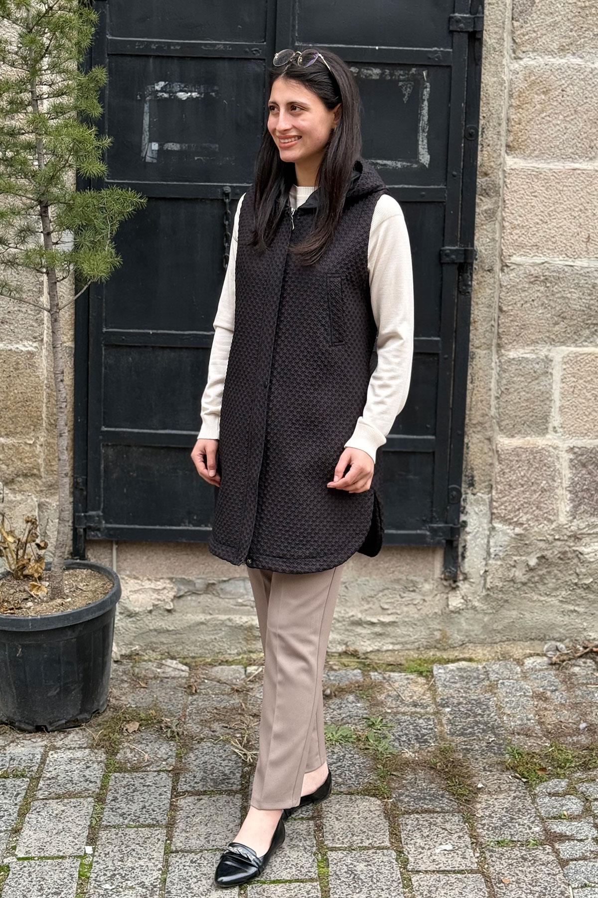 Çıtçıt Düğmeli Kapüşonlu Yelek - SİYAH