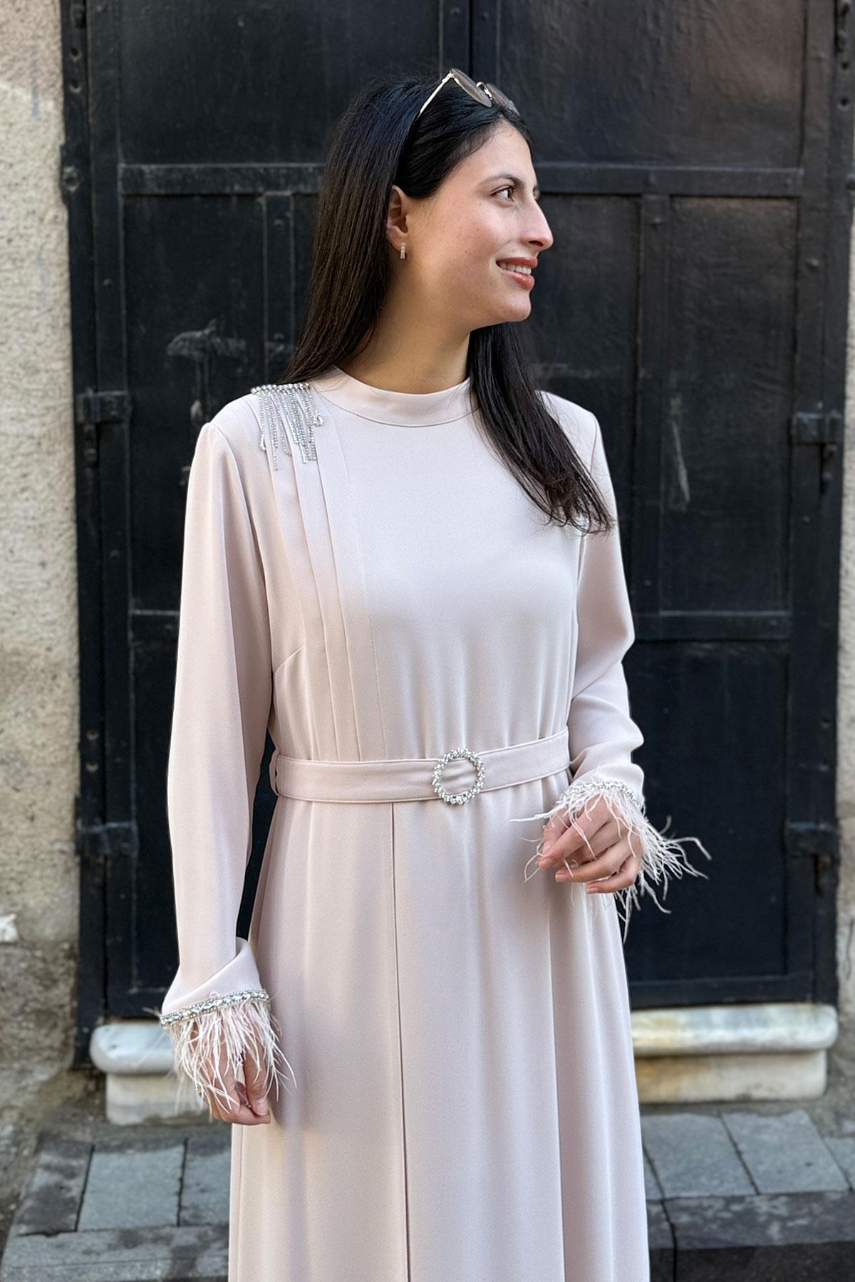 5034 Gaze Kol Tüylü Elbise - Taş