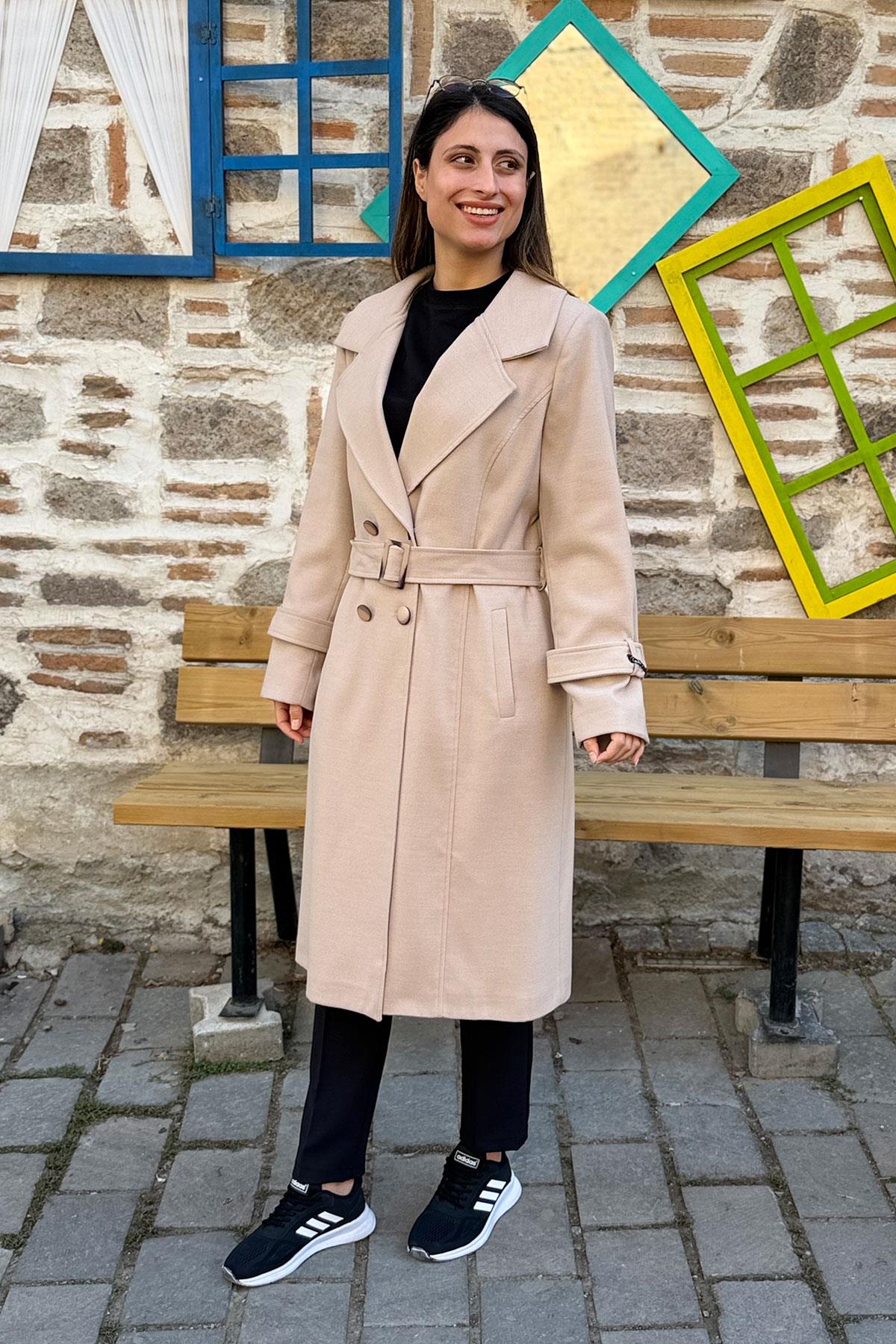 Kemerli ve Zincir Detaylı Kaşe Kaban - BEJ