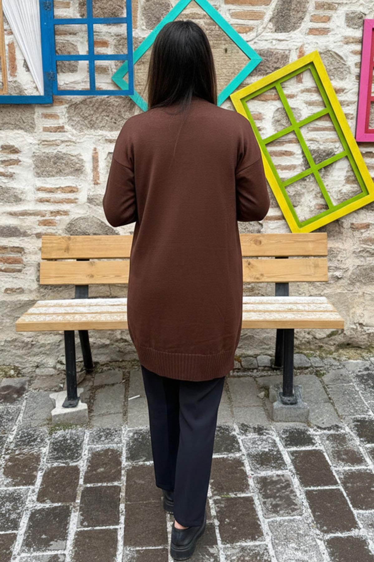 Kuş Nakışlı Pul Detaylı Triko Hırka - KAHVE