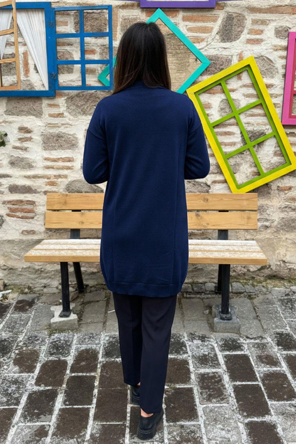 Kuş Nakışlı Pul Detaylı Triko Hırka - LACİVERT