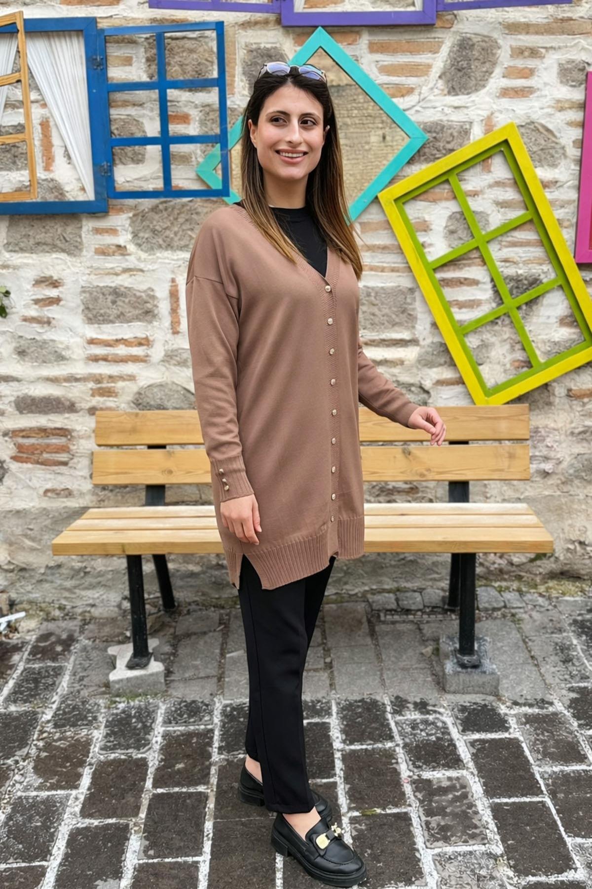 Kuş Nakışlı Pul Detaylı Triko Hırka - SÜTLÜ KAHVE