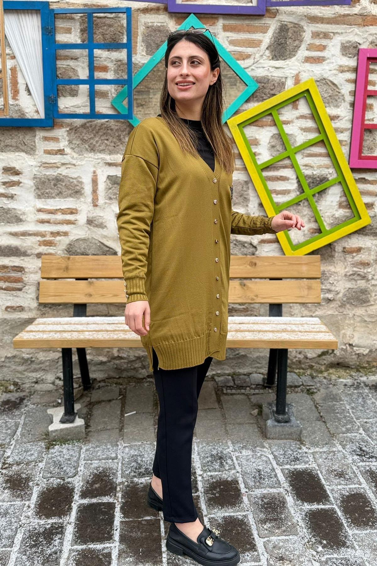 Kuş Nakışlı Pul Detaylı Triko Hırka - YAĞ YEŞİLİ