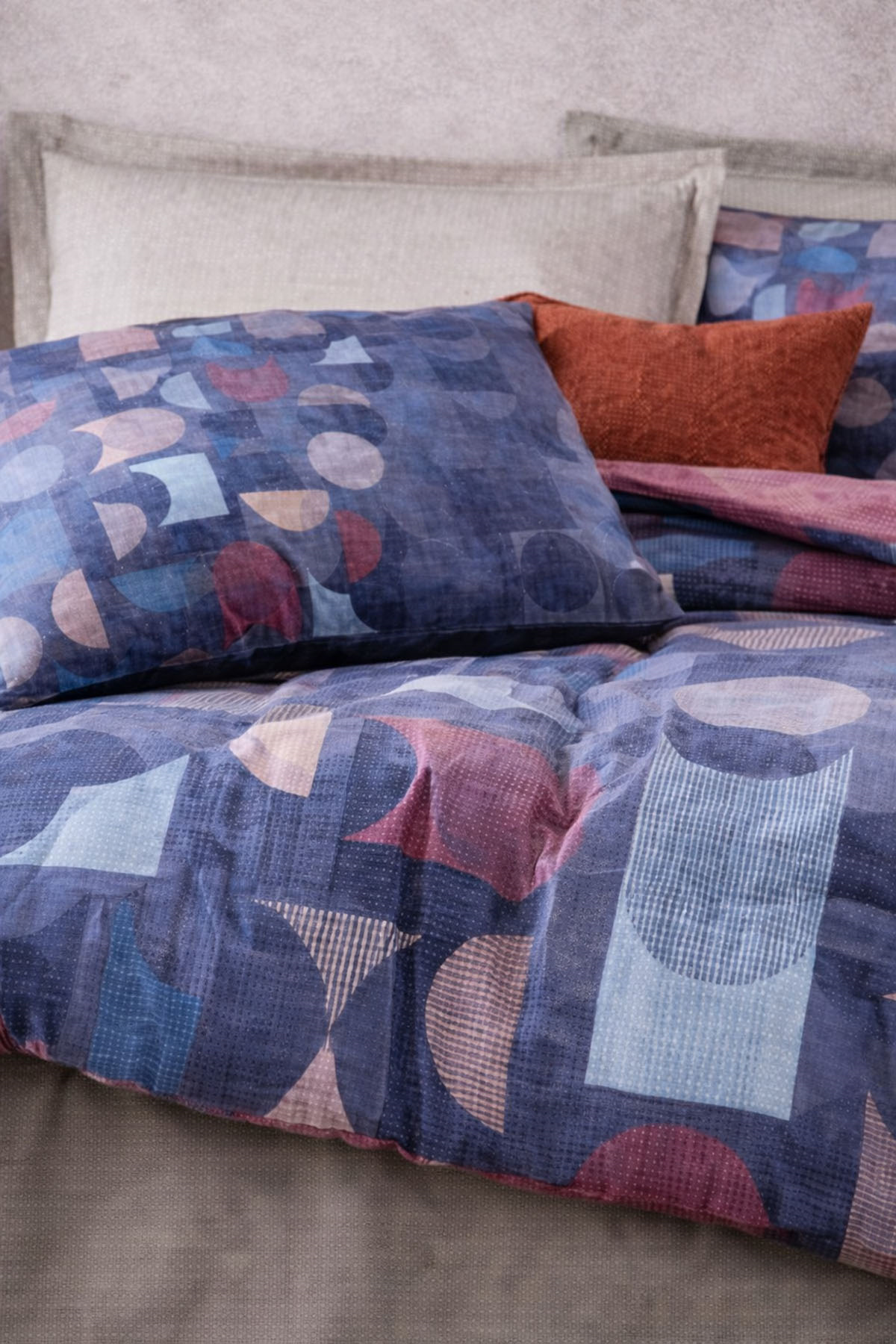 Özdilek Colored Shape Çift Kişilik Soft Life Saten Nevresim Takımı - LACİVERT