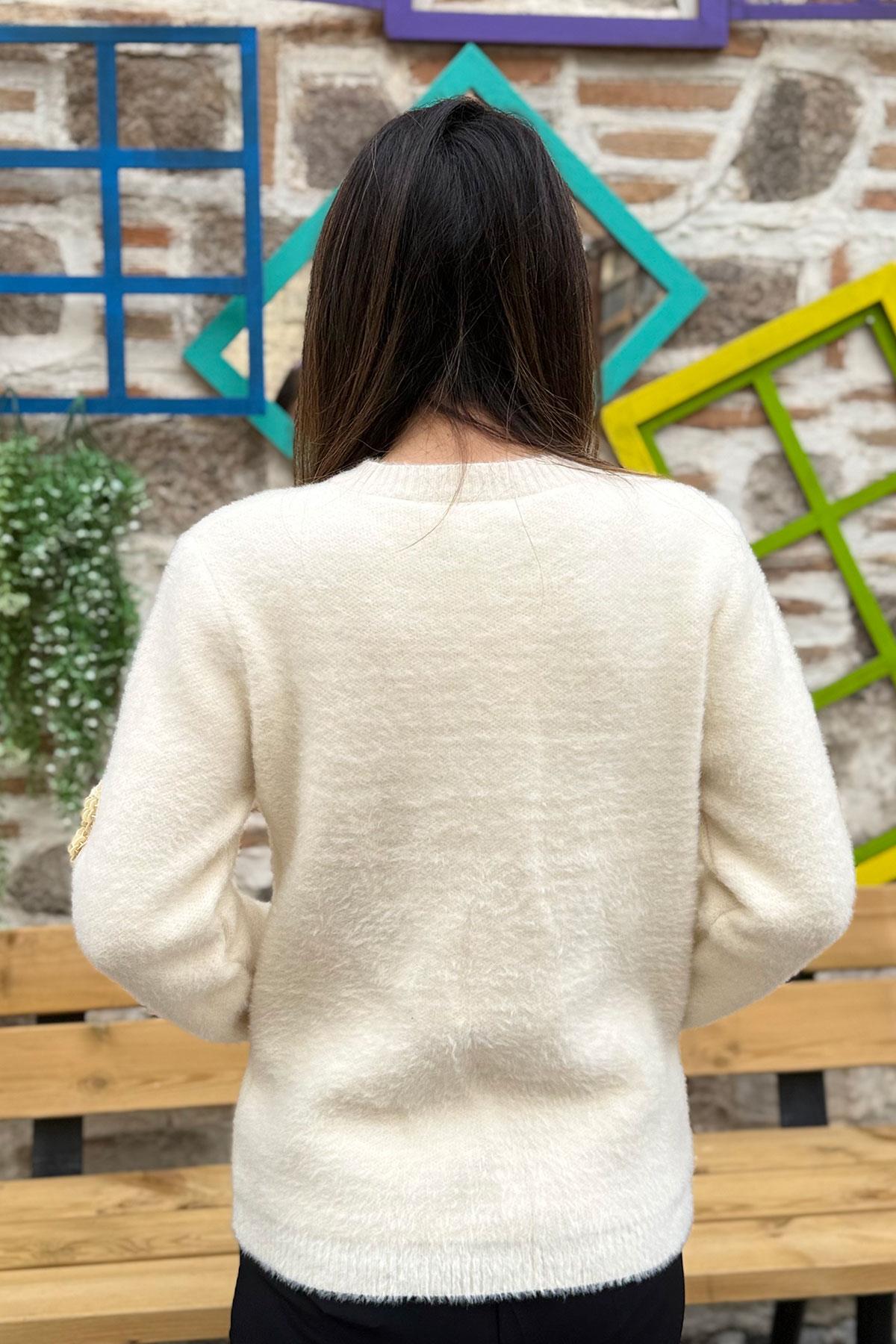 Pul Boncuk İşlemeli Düğmeli Yumoş Hırka - EKRU