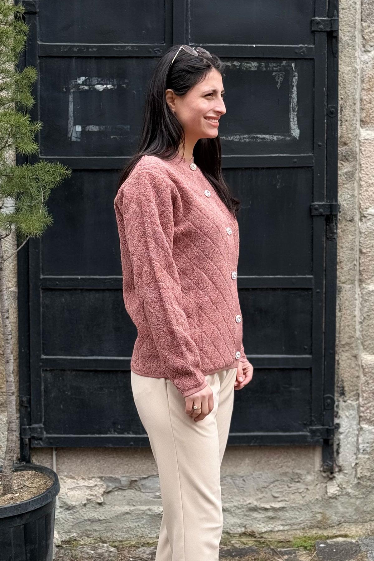 Taşlı Düğmeli Simli Kadın Hırka - PUDRA