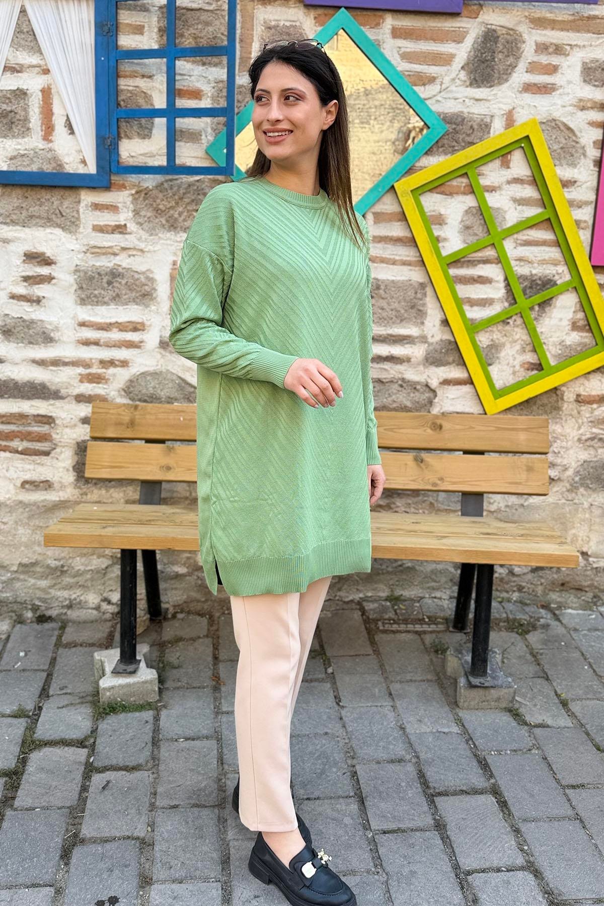 V Desenli Oversize Triko Tunik - Fıstık Yeşili