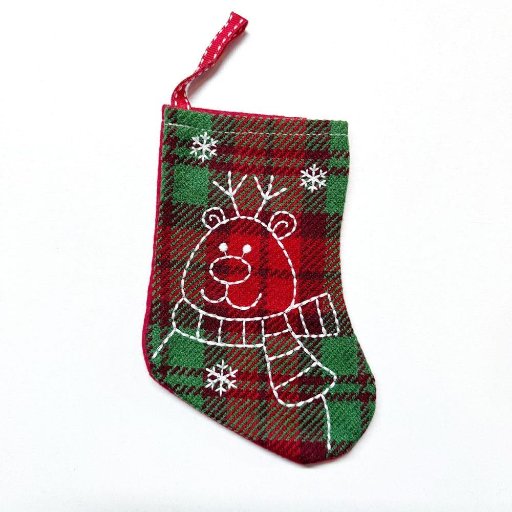 Kutup Ayısı Nakışlı Çorap Asma Süs 15x10cm Yılbaşı Parti Malzemeleri KostümPartim® Kutup Ayısı Nakışlı Çorap Asma Süs 15x10cm - Yılbaşı Dekorasyonunuza Zarif Bir Dokunuş