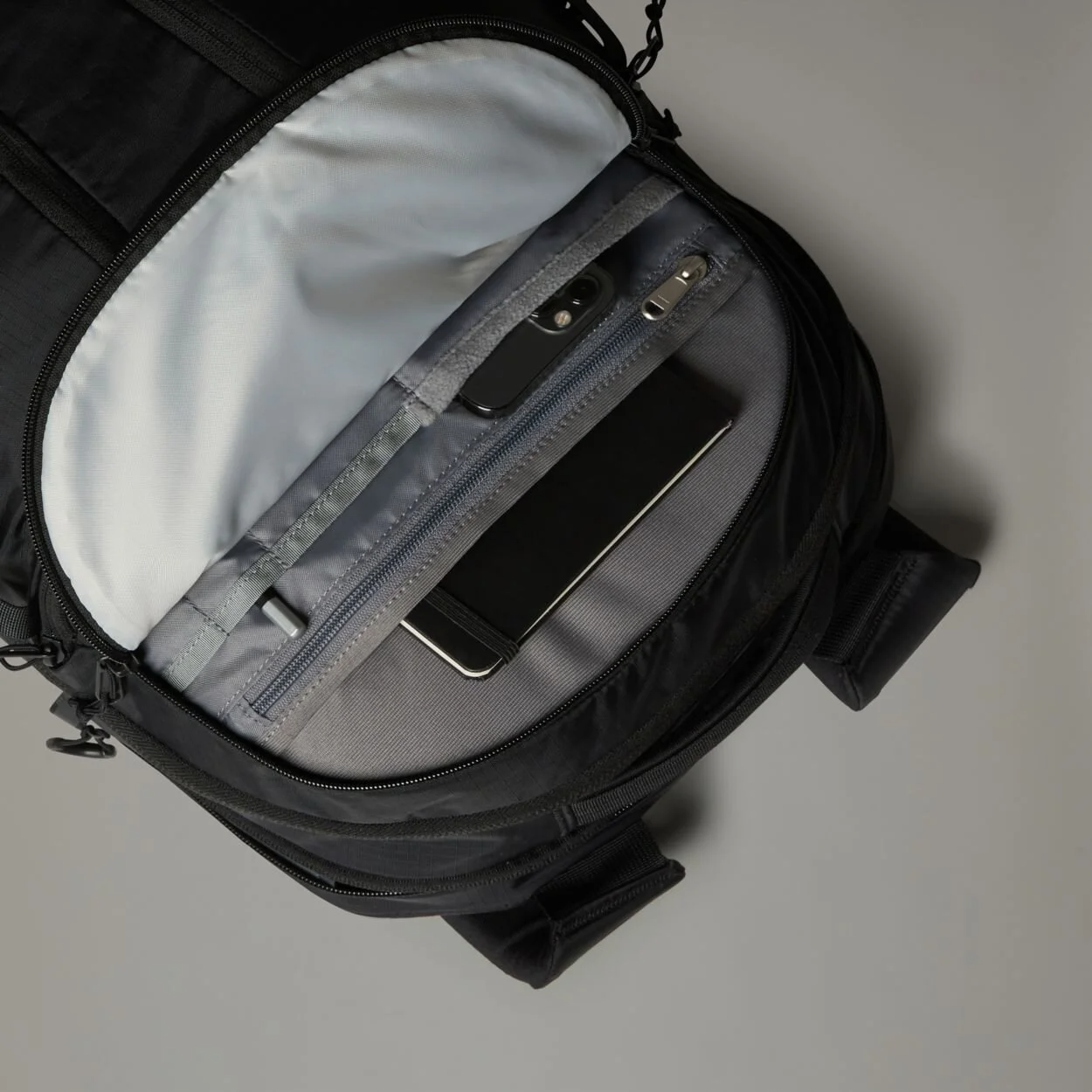 The North Face Surge Çanta