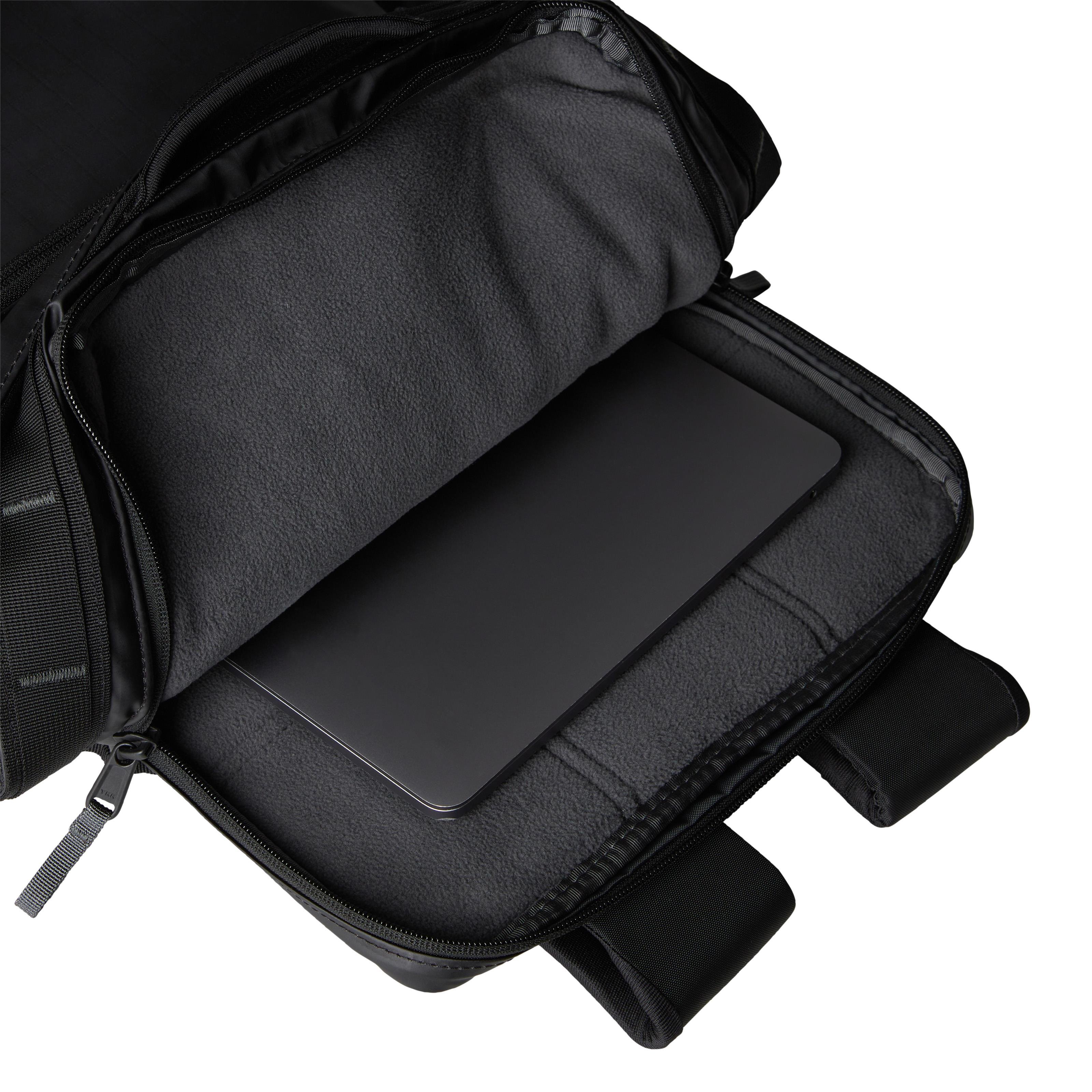 The North Face Base Camp Voyager Daypack Siyah