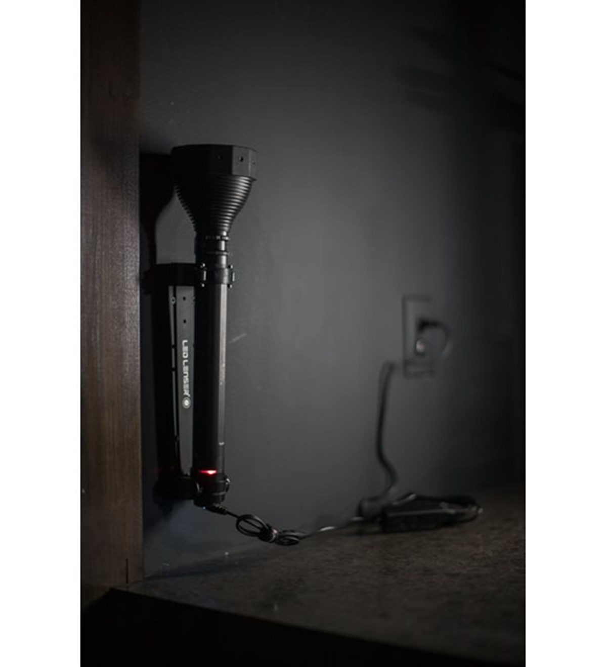 Led Lenser X21R Şarj Edilebilir El Feneri 5000 Lümen