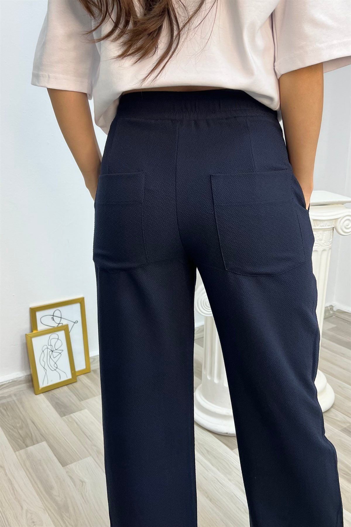 ARKASI CEPLİ BOL PANTOLON