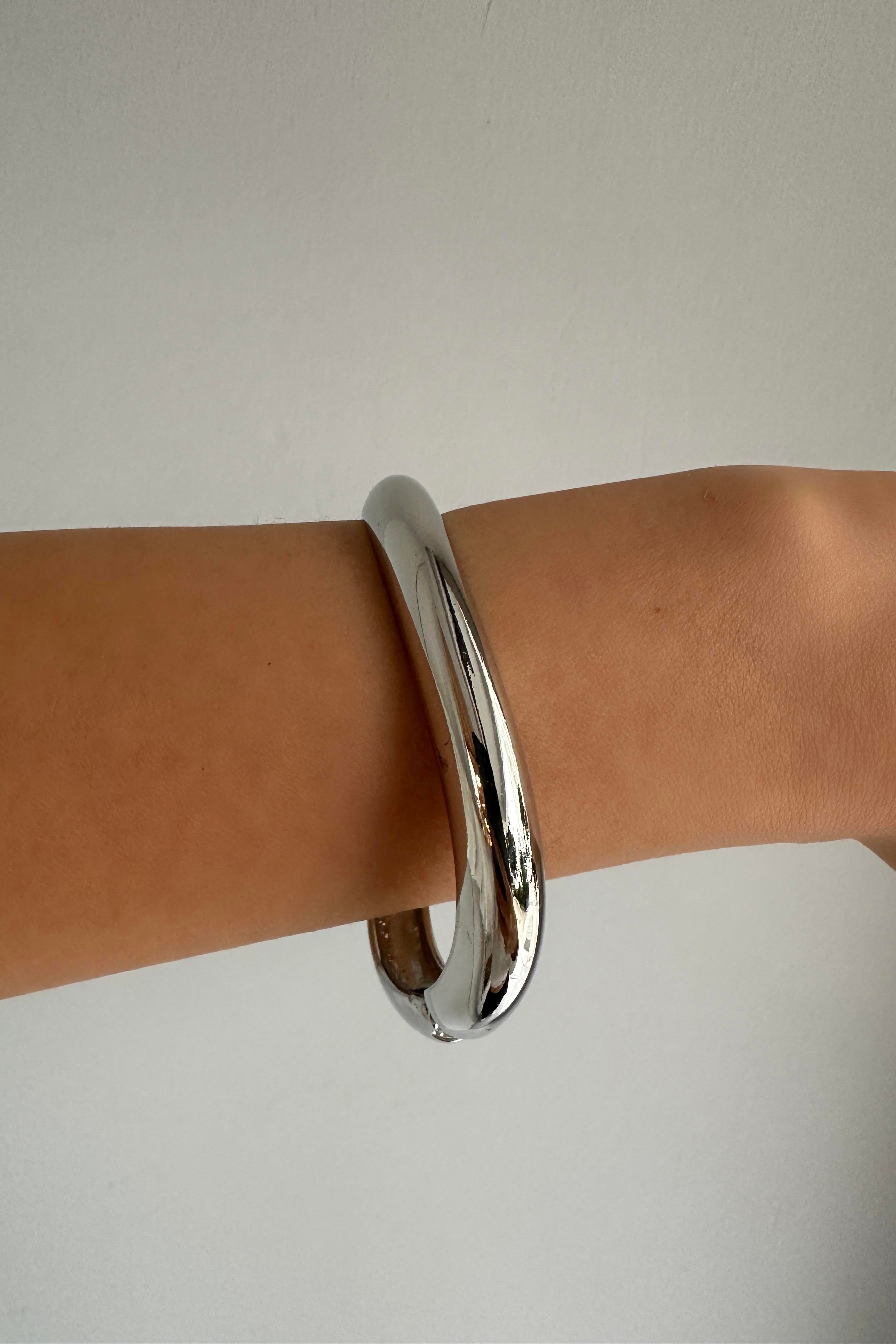 ASİMETRİK KELEPÇE BİLEZİK