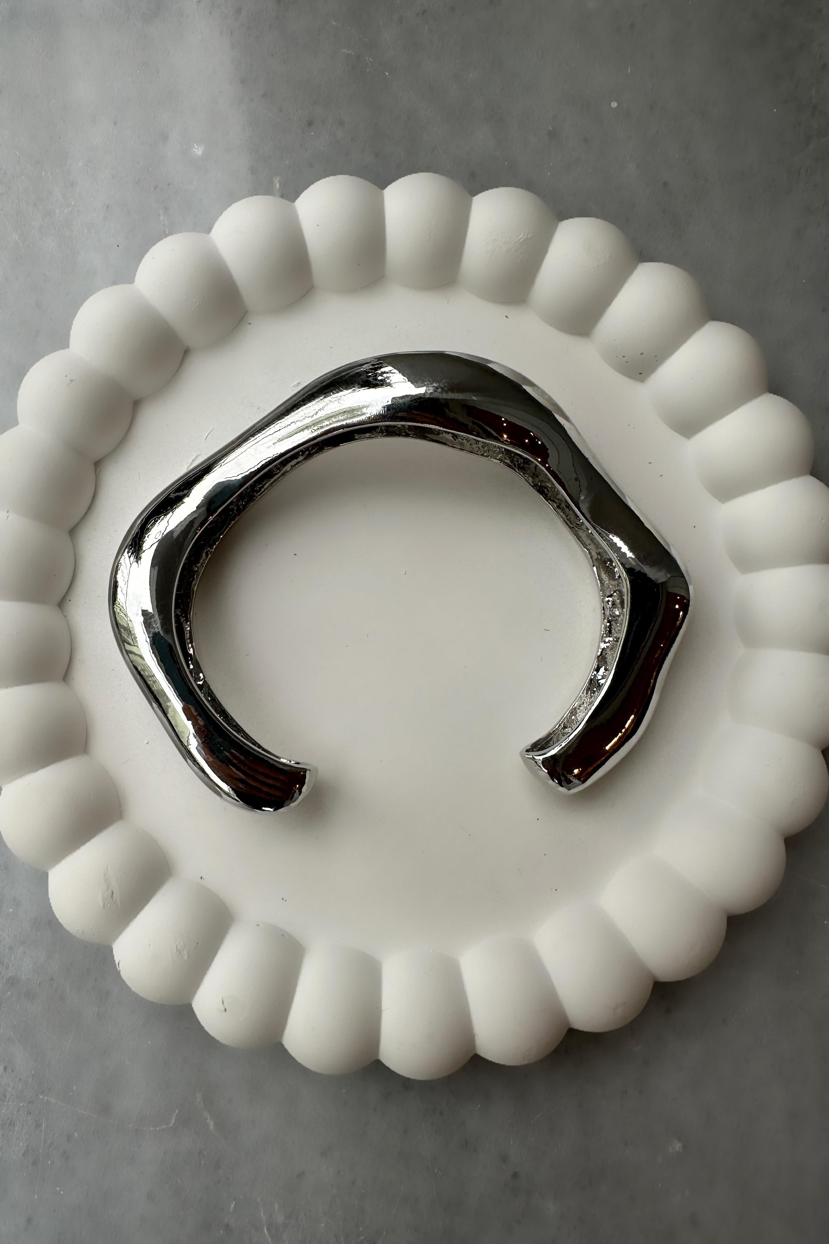 ASİMETRİK YARIM KELEPÇE BİLEZİK