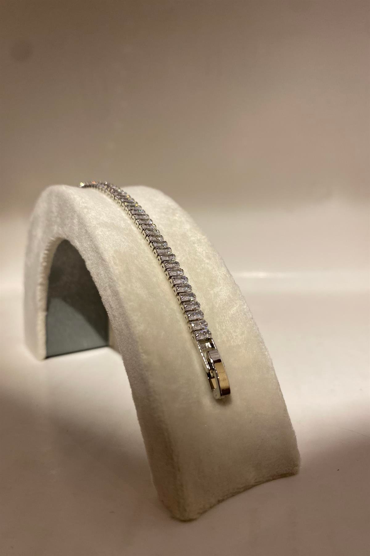 BAGET TAŞLI SU YOLU BİLEZİK 4mm