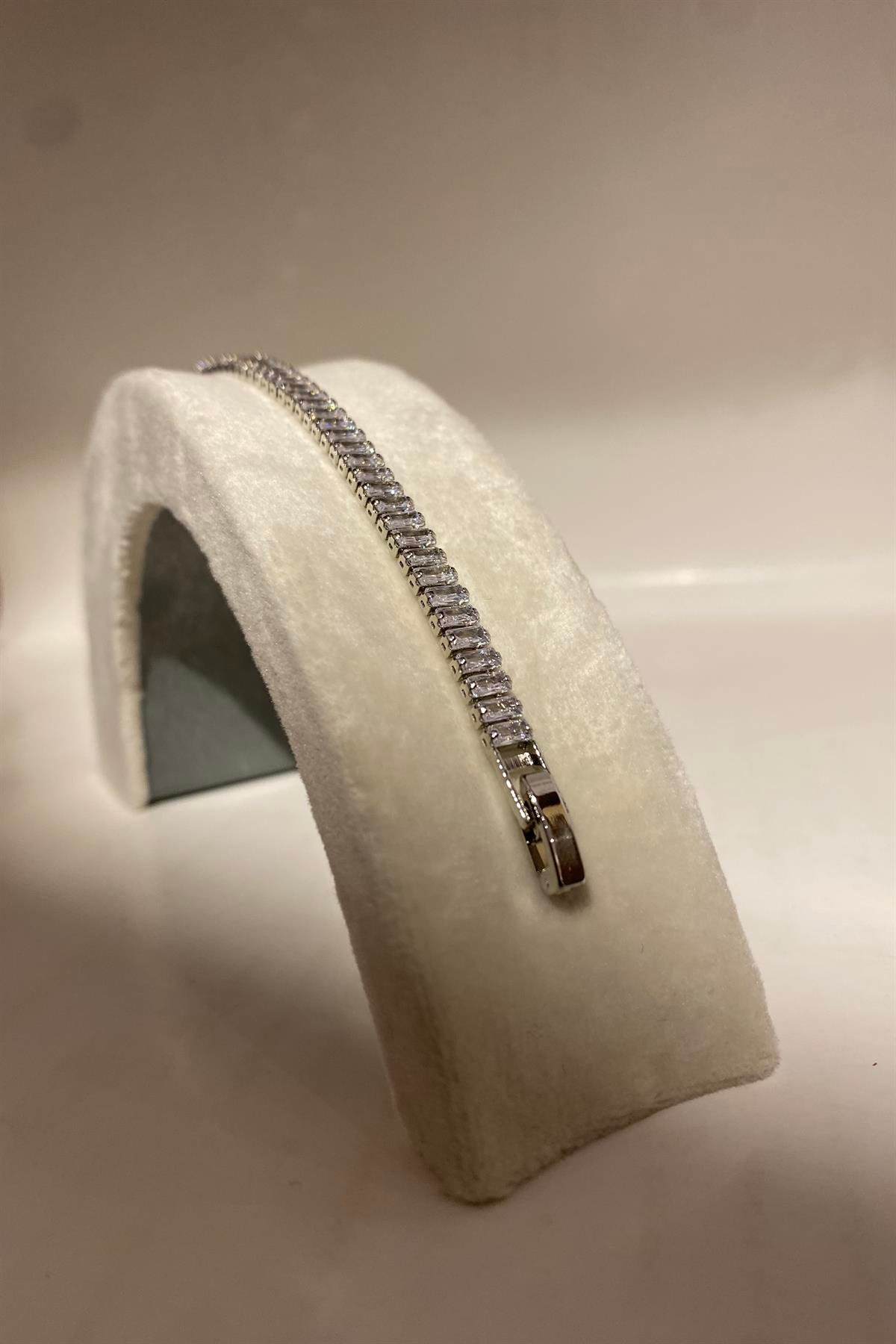 BAGET TAŞLI SU YOLU BİLEZİK 4mm