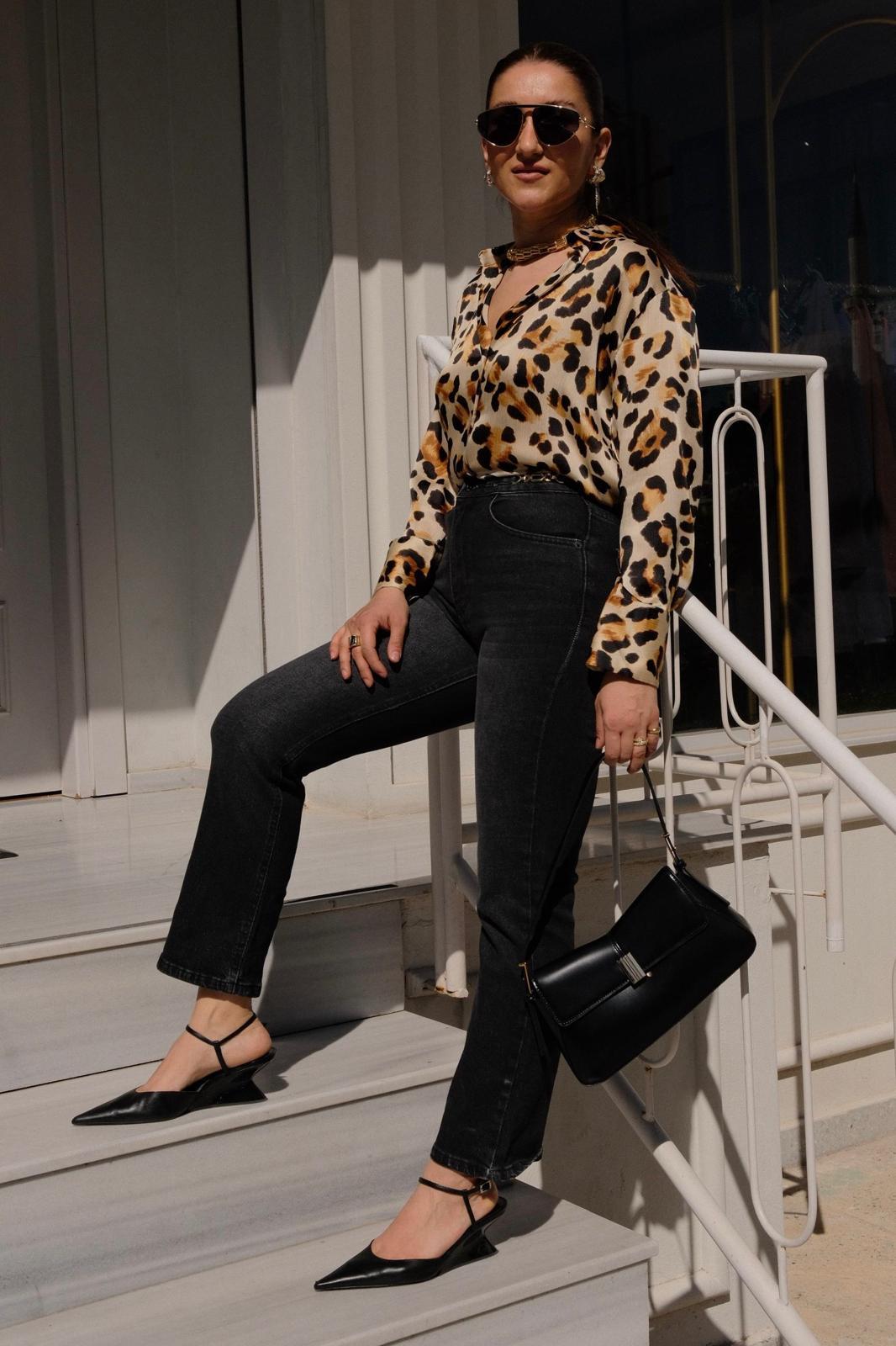 BELİ ZİNCİR DETAYLI JEAN