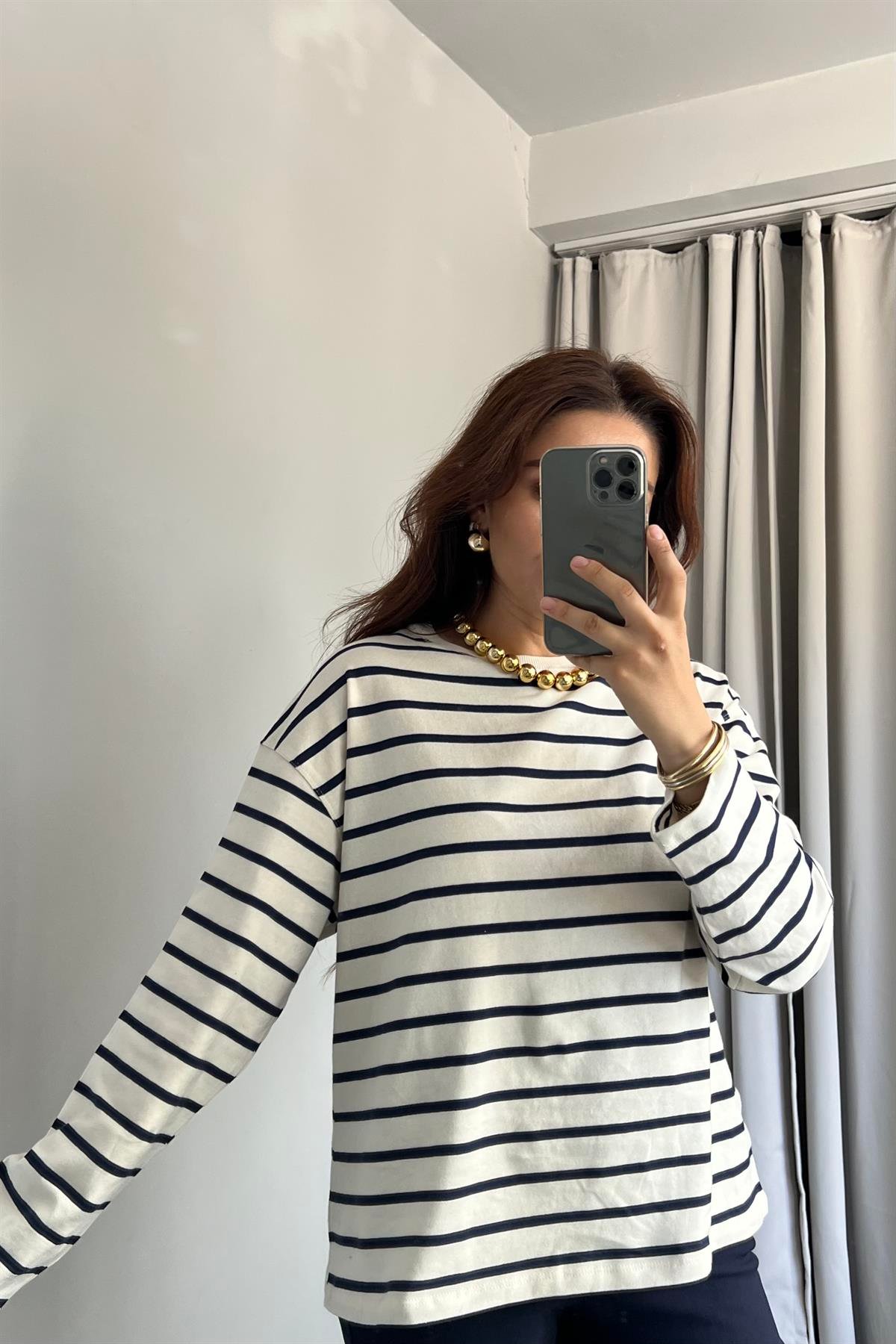 BİSİKLET YAKA ÇİZGİLİ SWEATSHIRT