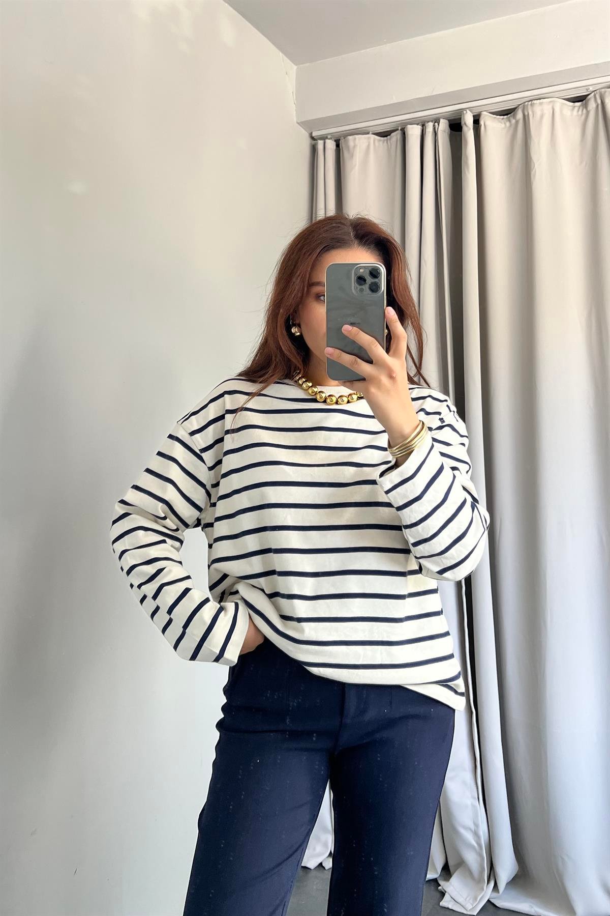 BİSİKLET YAKA ÇİZGİLİ SWEATSHIRT