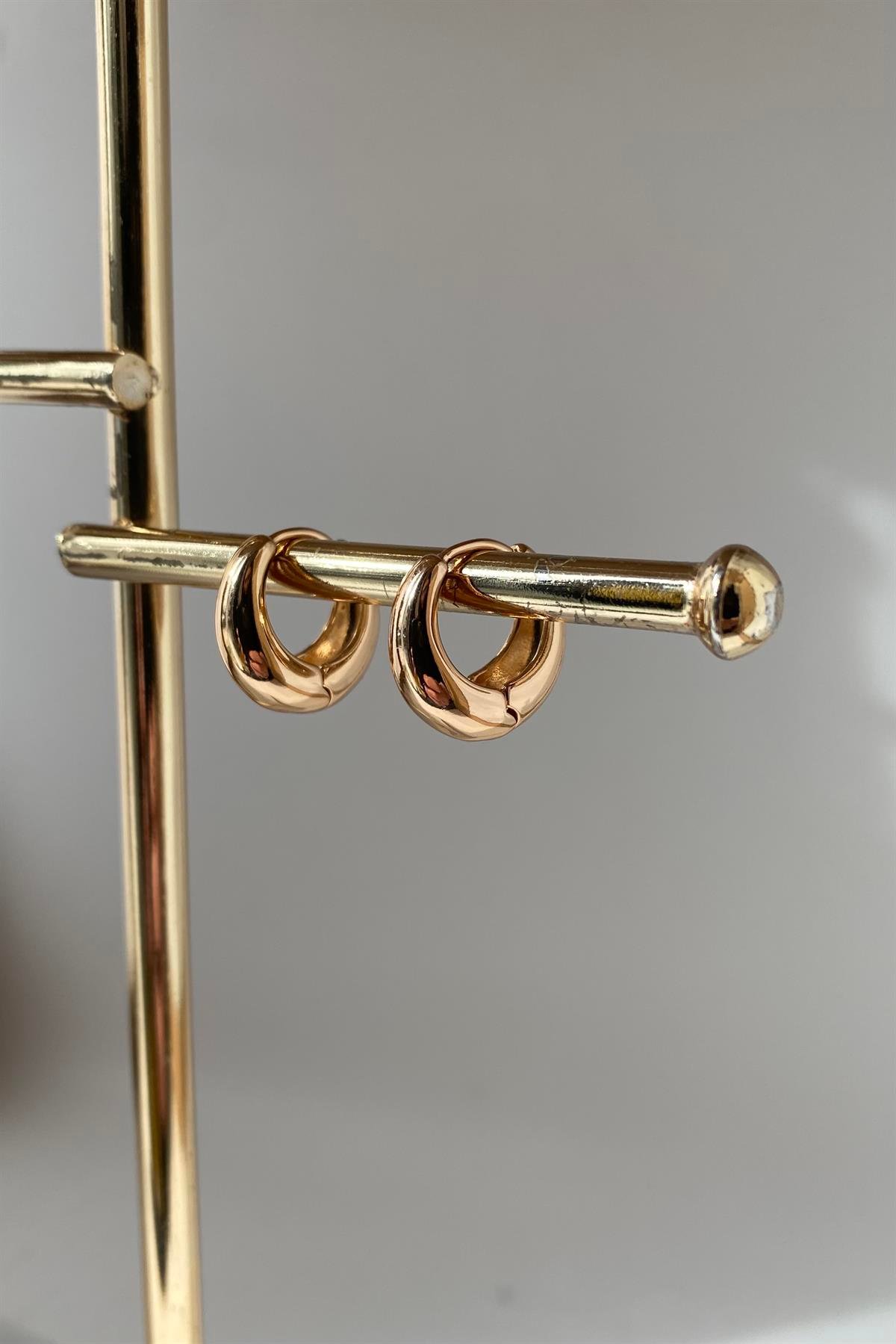BOMBELİ HALKA KÜPE 1,5cm