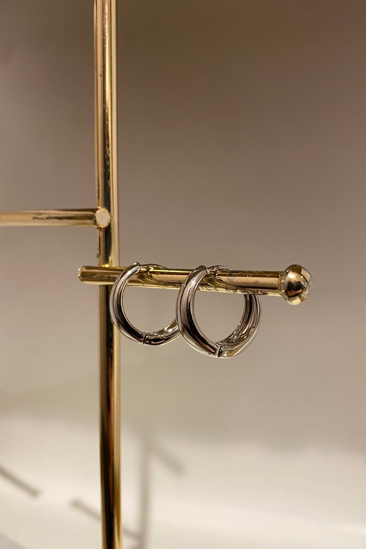 BOMBELİ HALKA KÜPE 2.cm