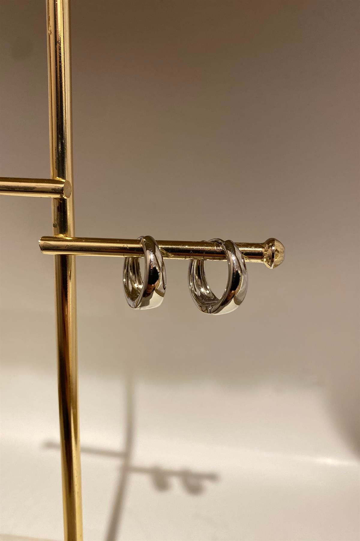 BOMBELİ HALKA KÜPE 2.cm