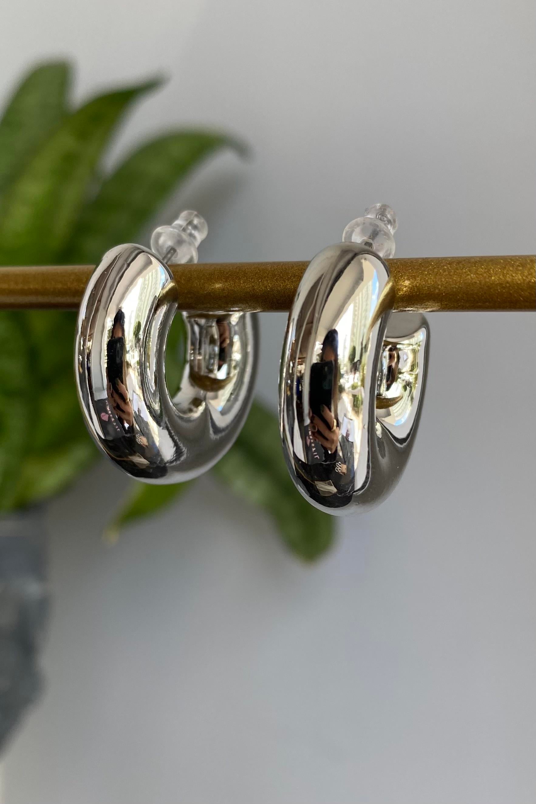 BOMBELİ HALKA KÜPE