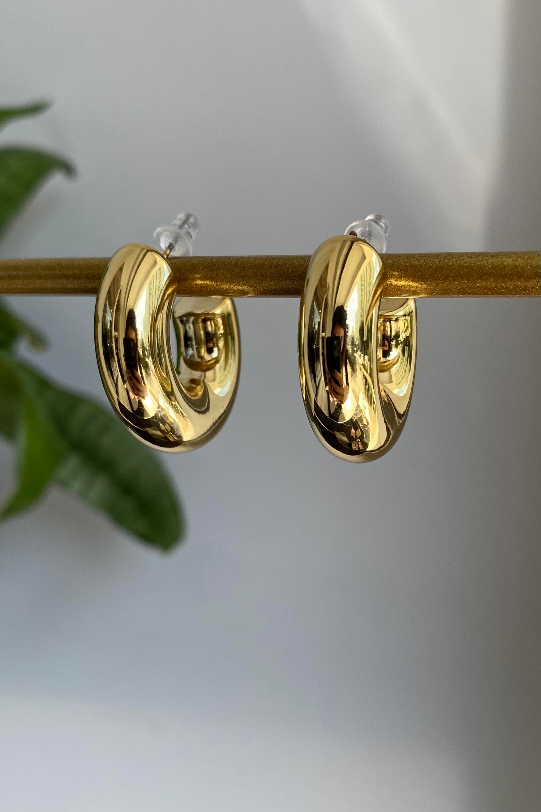 BOMBELİ HALKA KÜPE