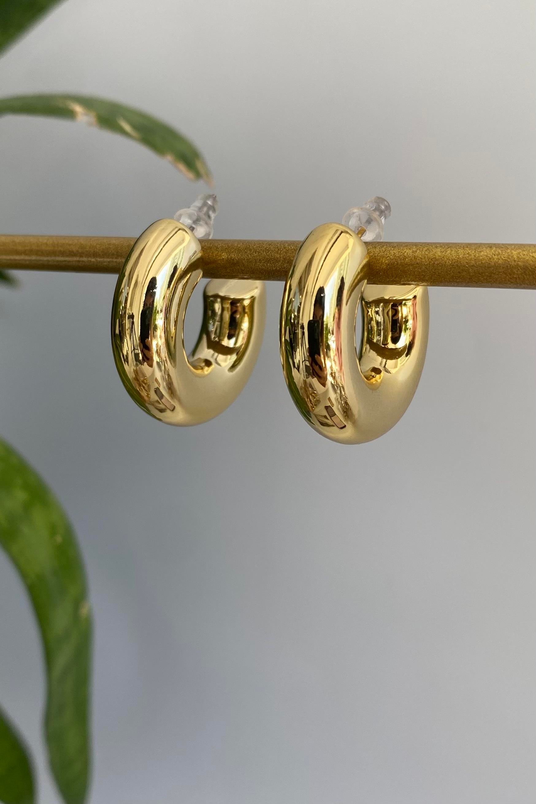 BOMBELİ HALKA KÜPE