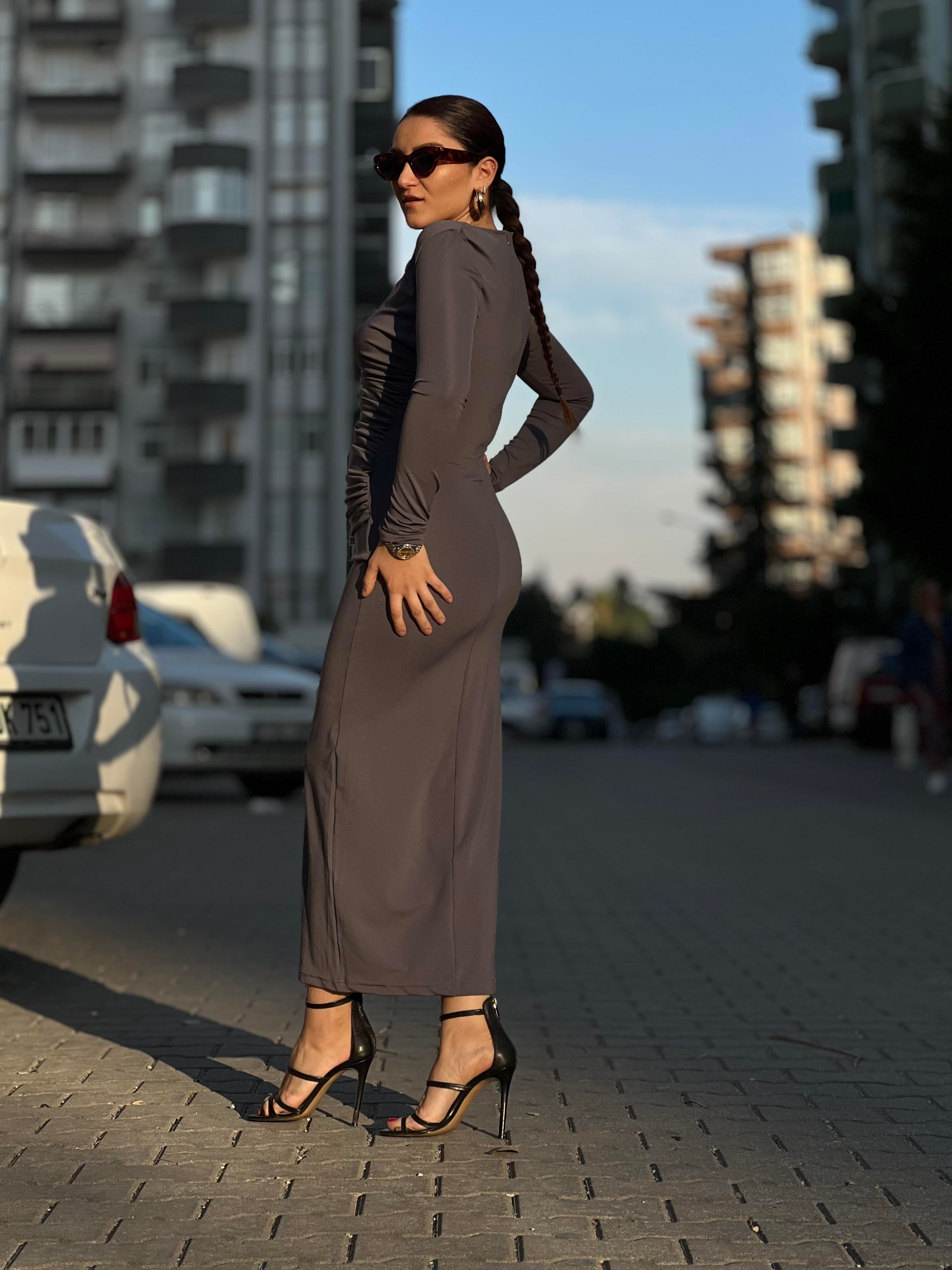ÇAPRAZ DRAPELİ ELBİSE