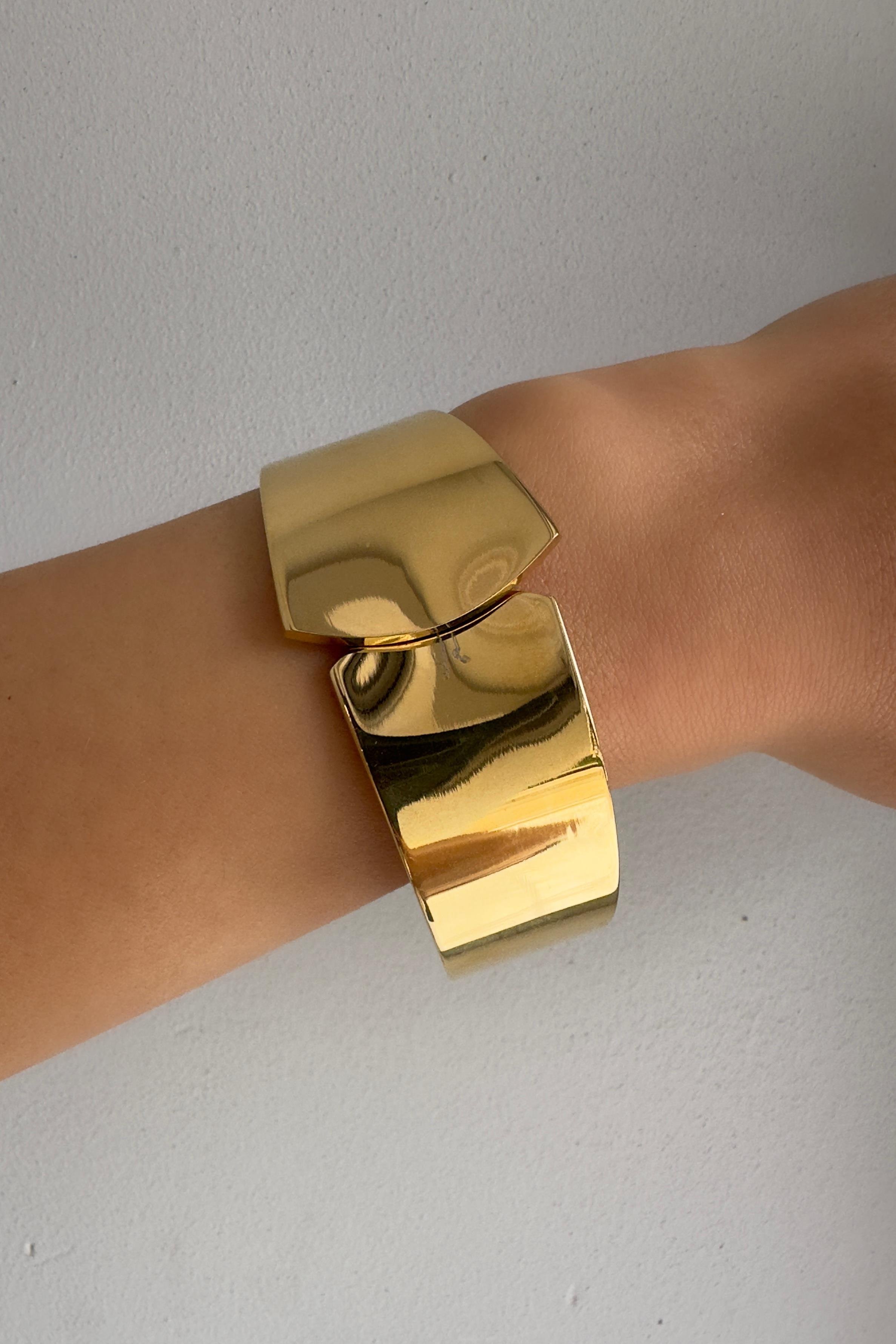 ÇELİK ÜSTTEN KAPAMA BİLEZİK