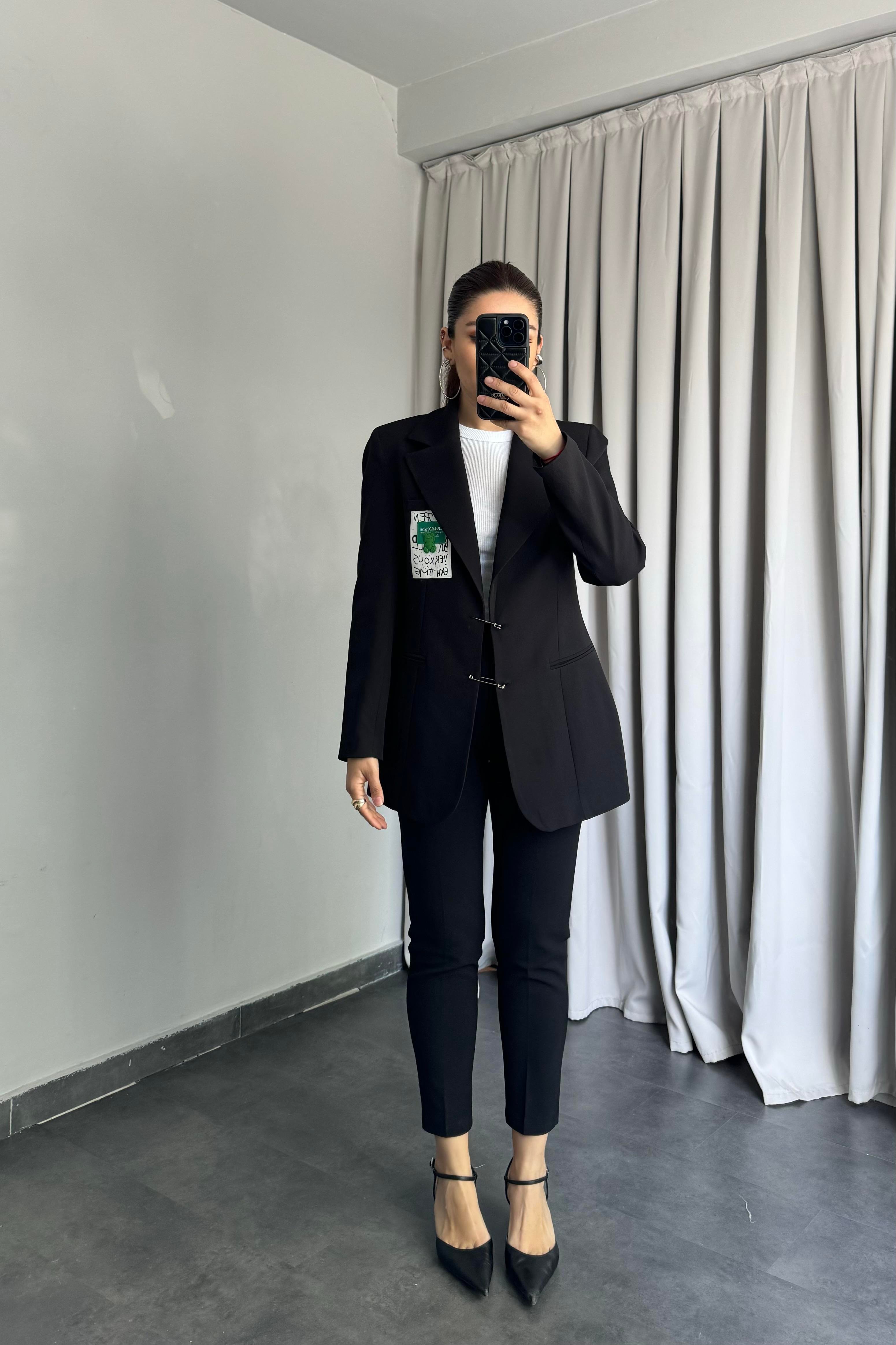 ÇENGEL DÜĞMELİ AYICIK CEPLİ BLAZER CEKET