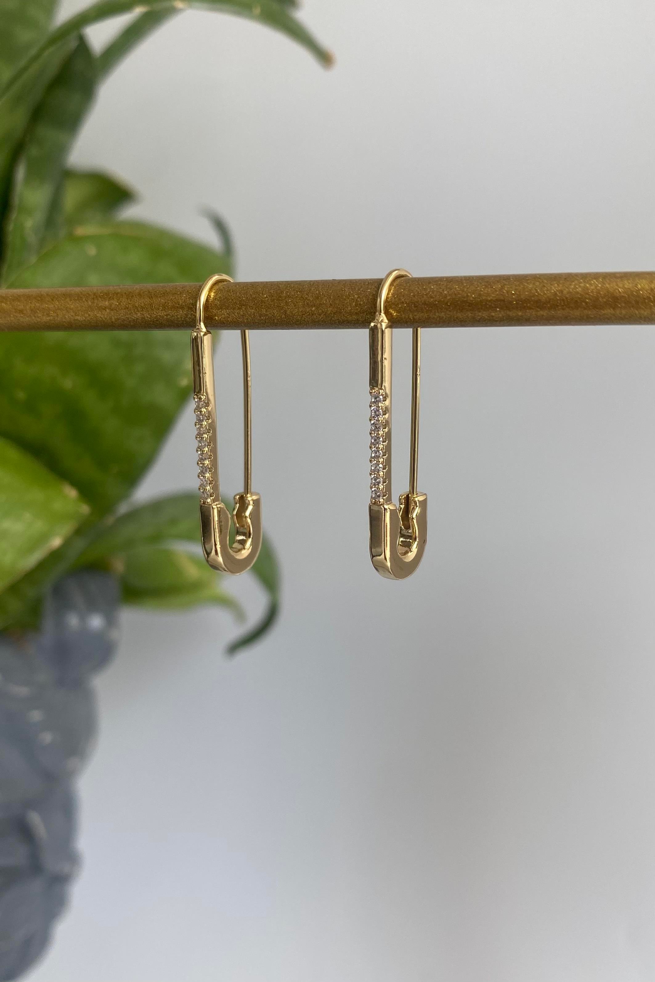 ÇENGELLİ İĞNE KÜPE