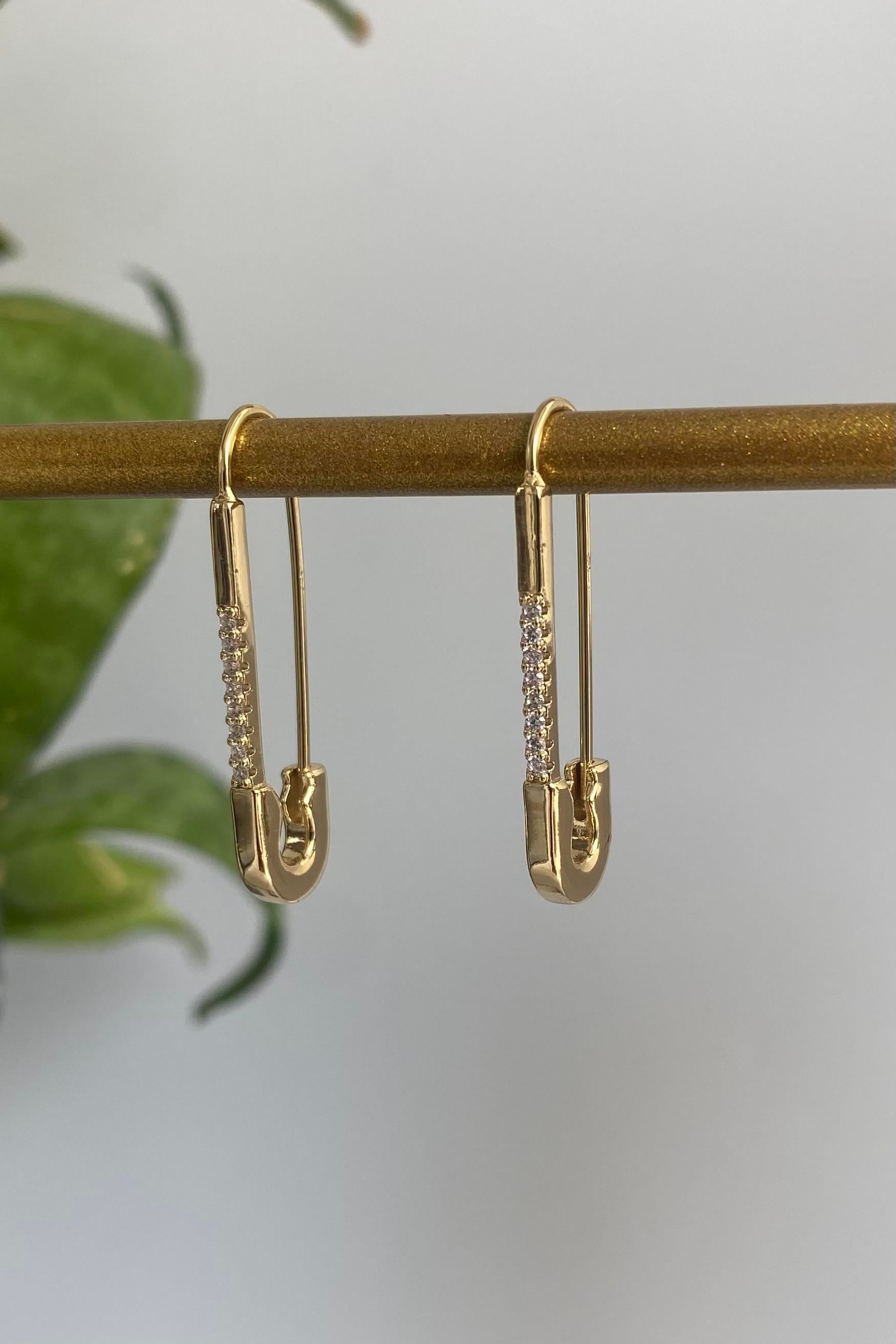 ÇENGELLİ İĞNE KÜPE