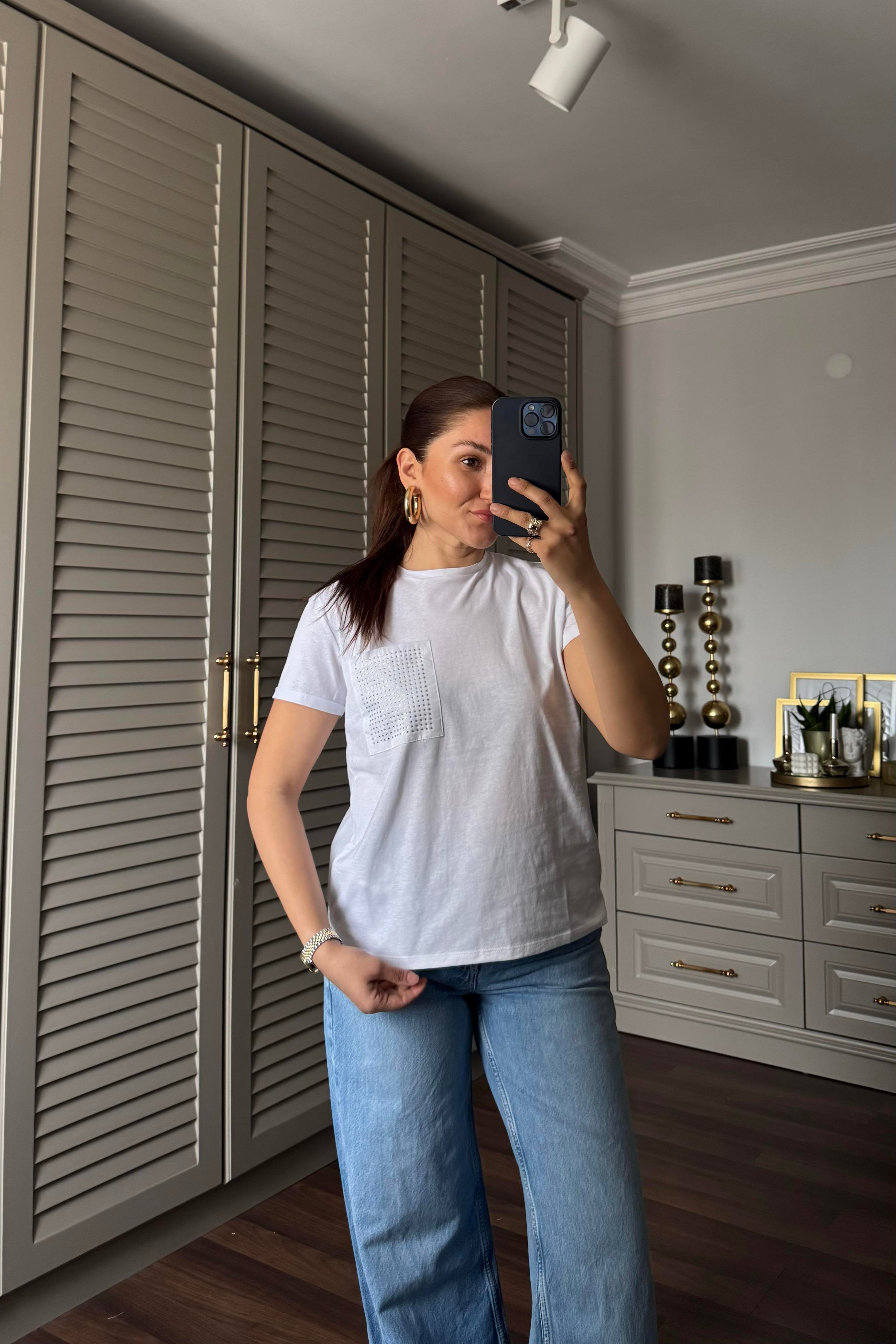 CEP TAŞLI MOTIVI T-SHIRT