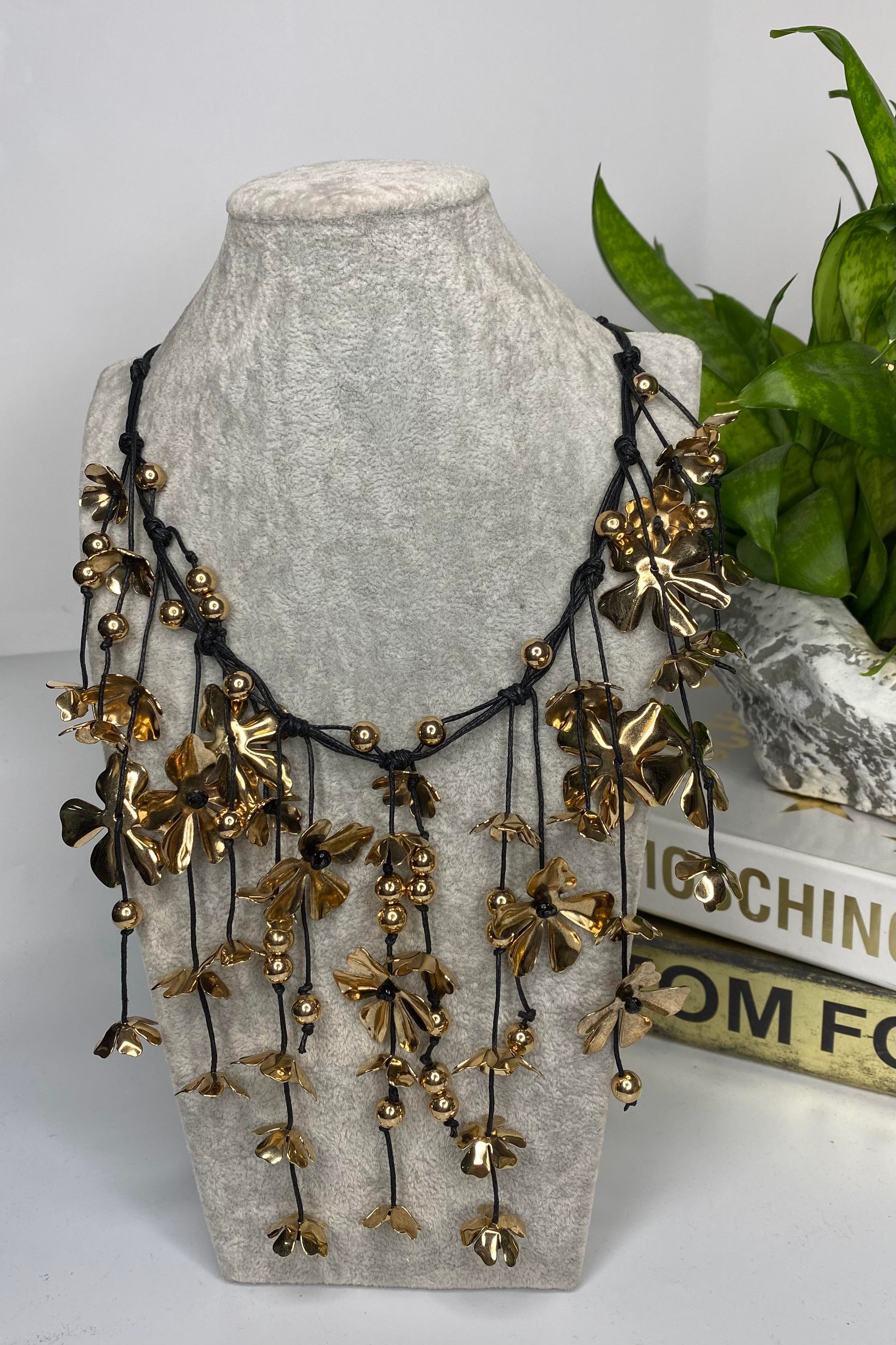 ÇİÇEKLİ İP KOLYE