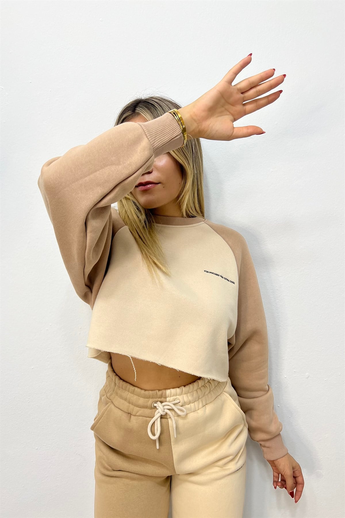 ÇİFT RENKLİ CROP SWEATSHIRT