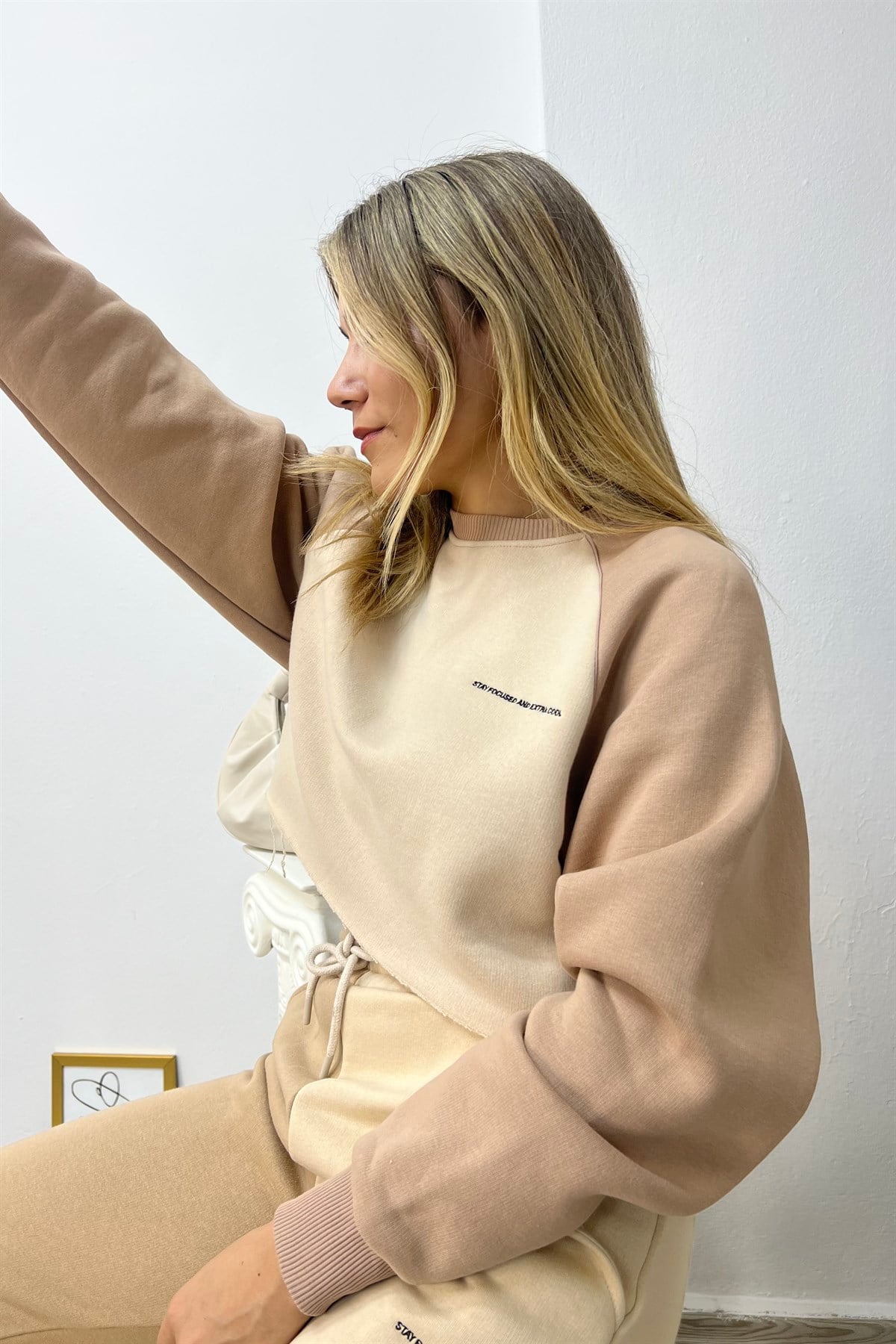 ÇİFT RENKLİ CROP SWEATSHIRT