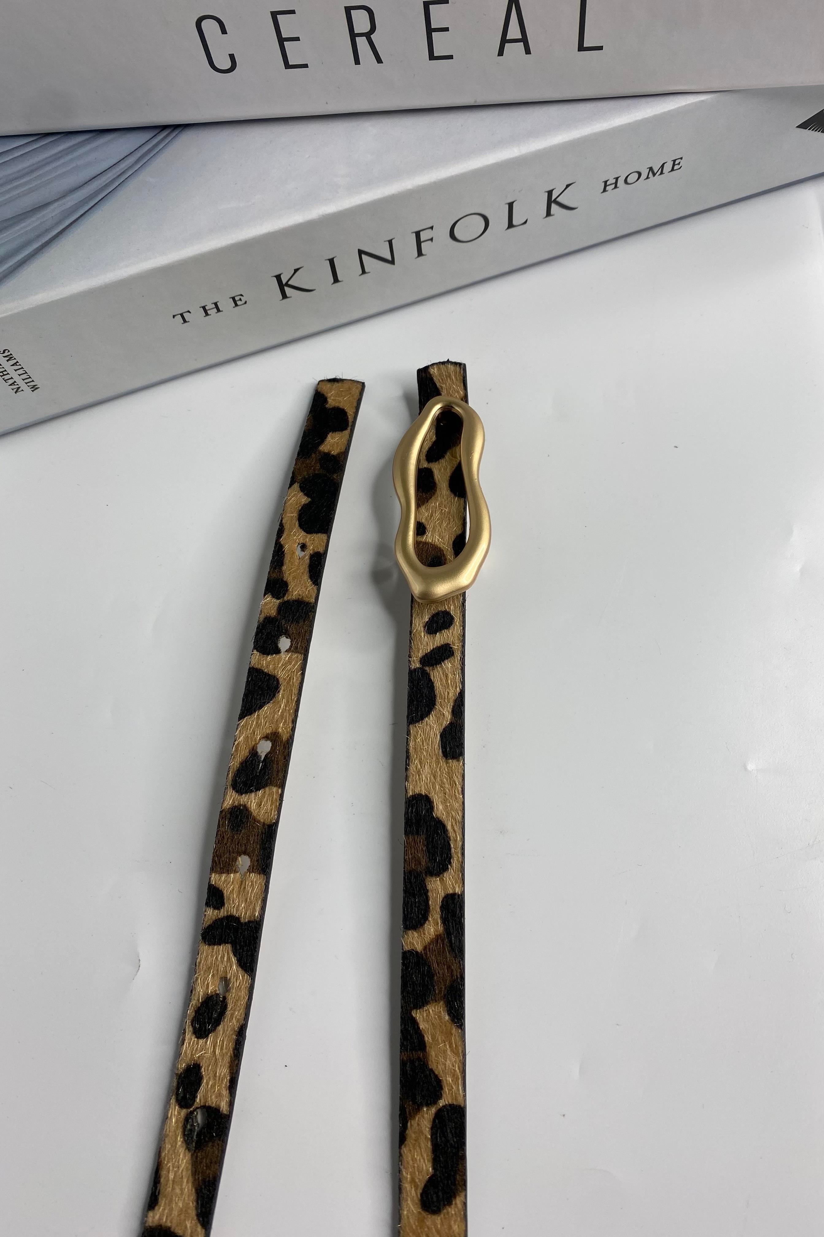 DALGALI ELİPS TOKALI KEMER