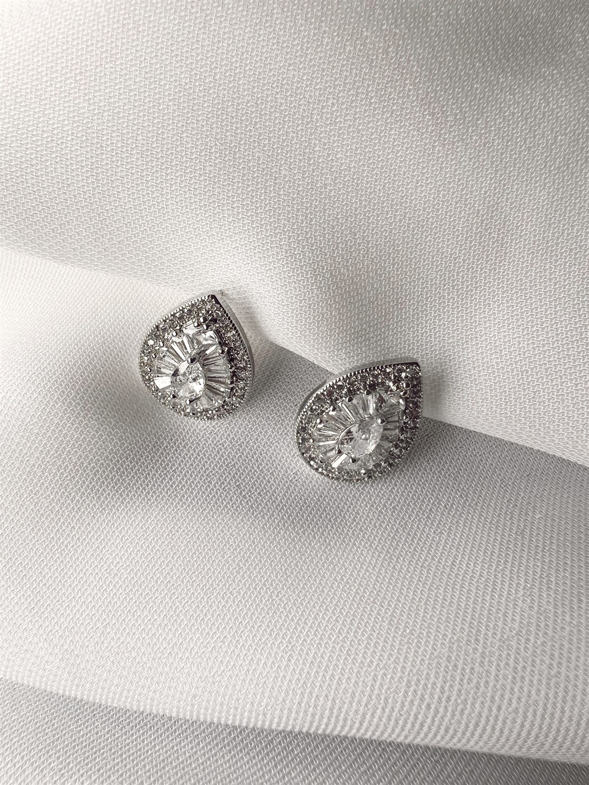 DAMLA BAGETLİ KÜPE