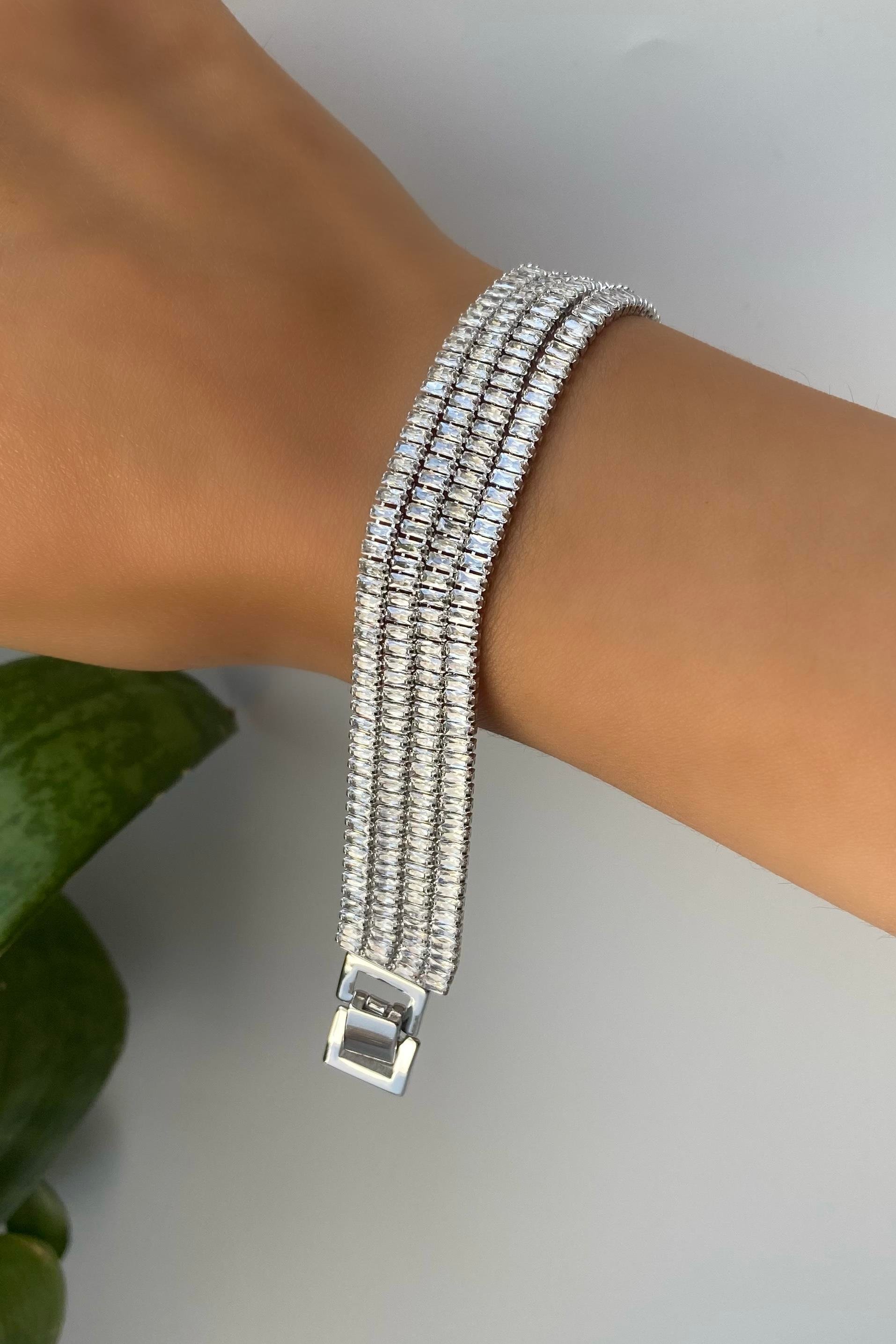 DÖRTLÜ BAGET TAŞLI SU YOLU BİLEZİK